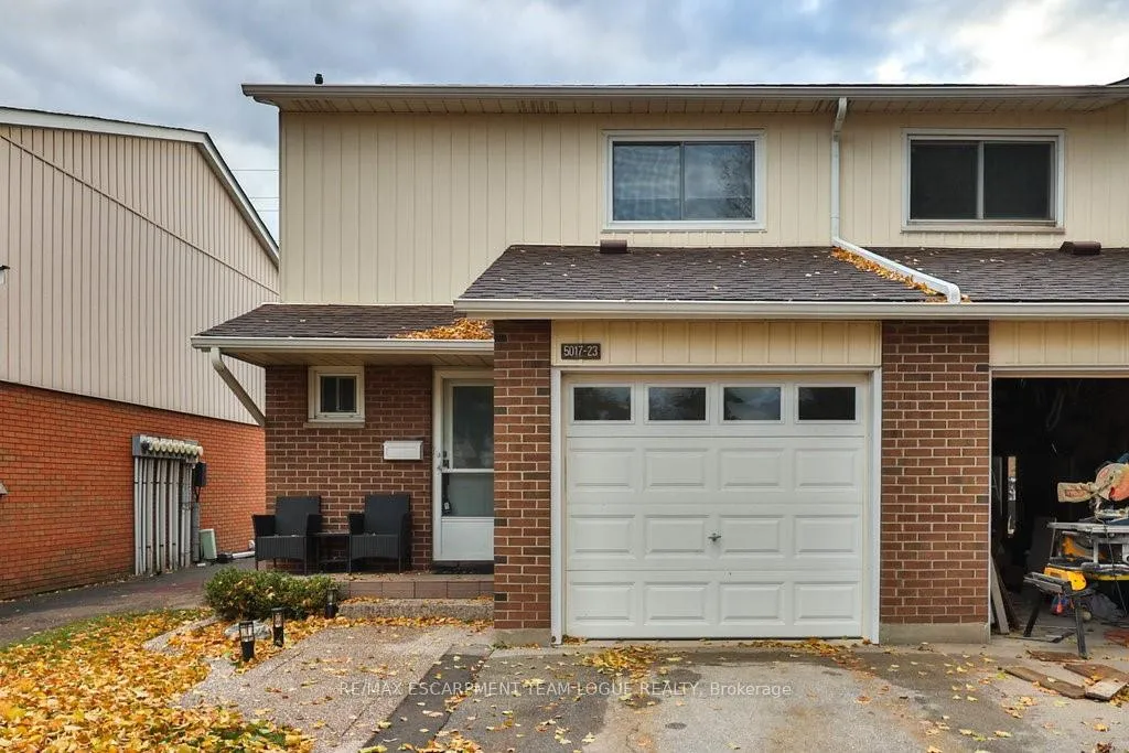 Front of Unit 23, 5017 Pinedale Avenue
