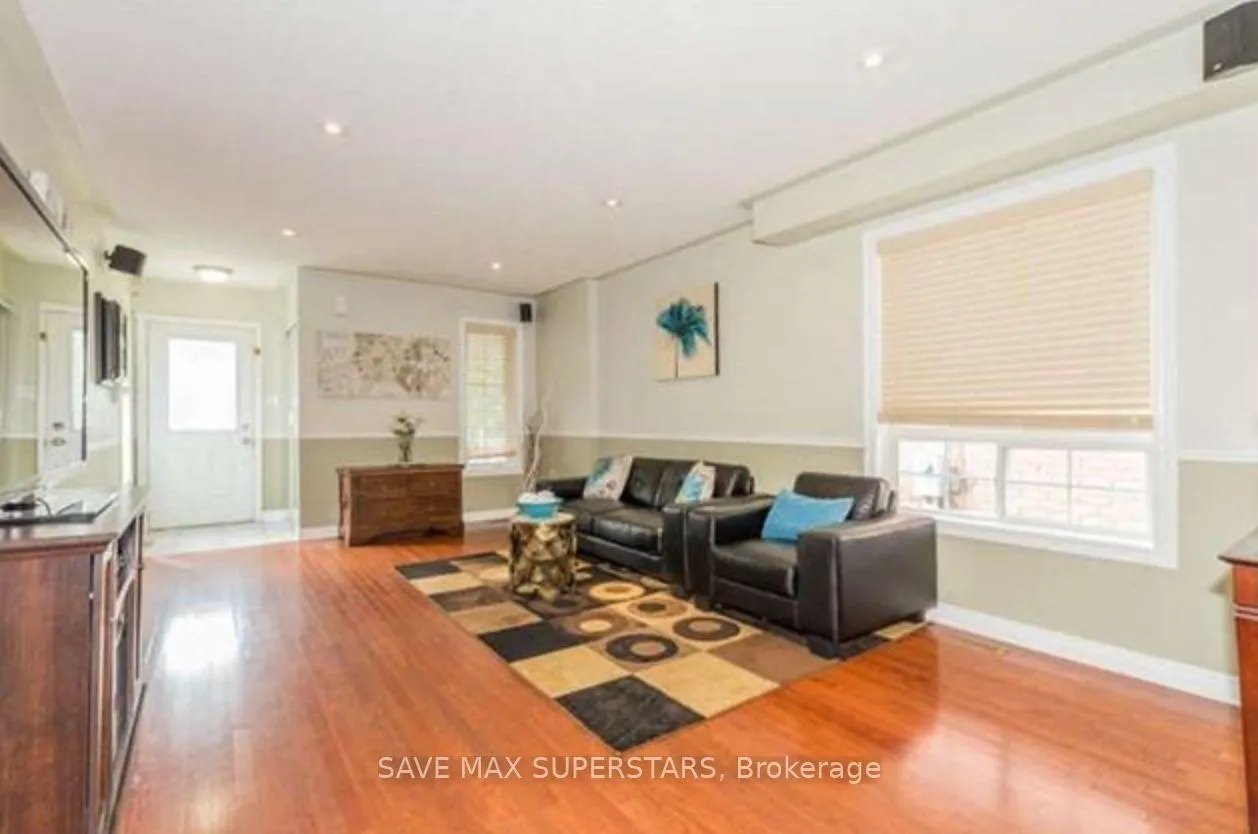Photo 2 of Unit Upper, 12 Stable Gate, Brampton, Northwest Sandalwood Parkway — HOMEH