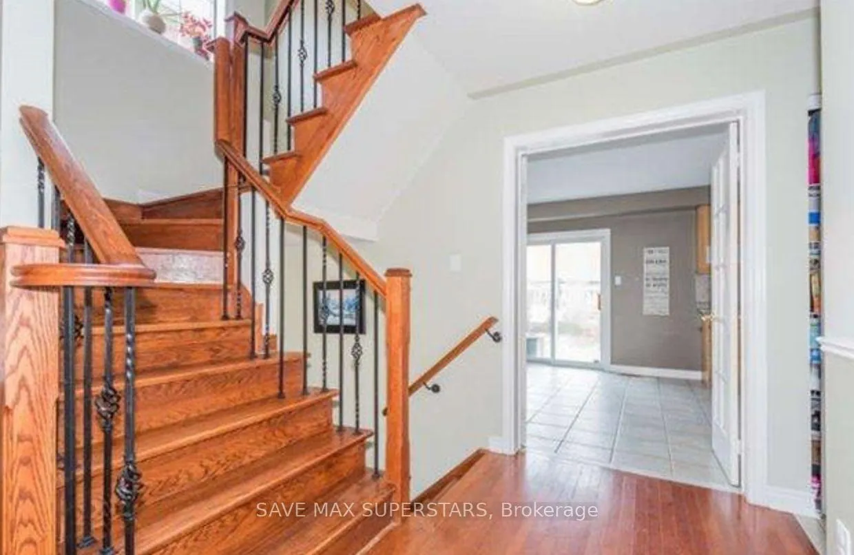 Photo 5 of Unit Upper, 12 Stable Gate, Brampton, Northwest Sandalwood Parkway — HOMEH
