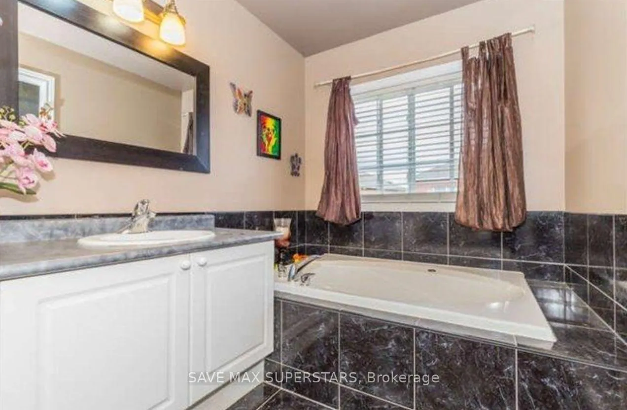 Photo 11 of Unit Upper, 12 Stable Gate, Brampton, Northwest Sandalwood Parkway — HOMEH