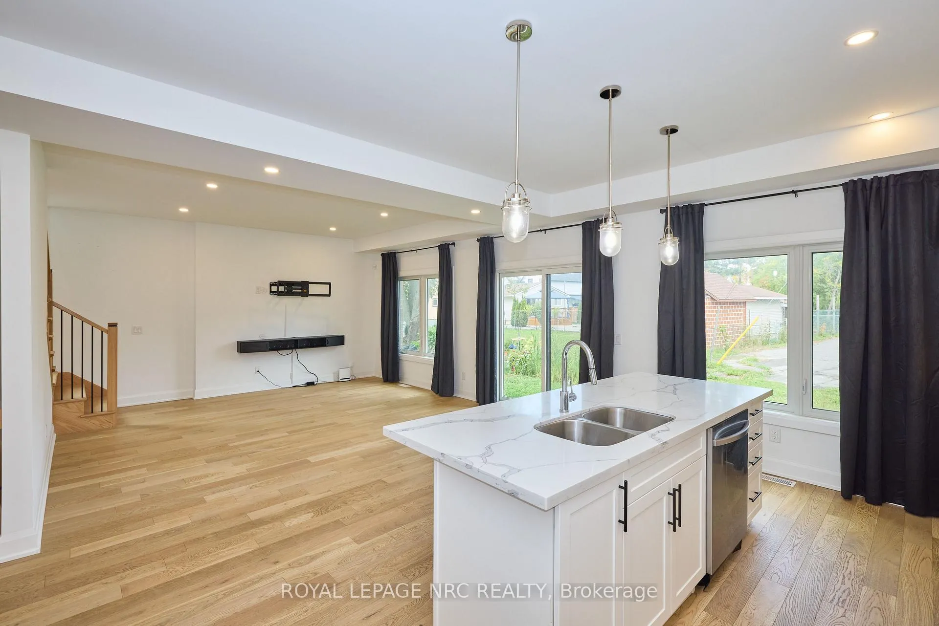 Photo 14 of 159 Hodgkins Avenue, Thorold, Allanburg/Thorold South — HOMEH