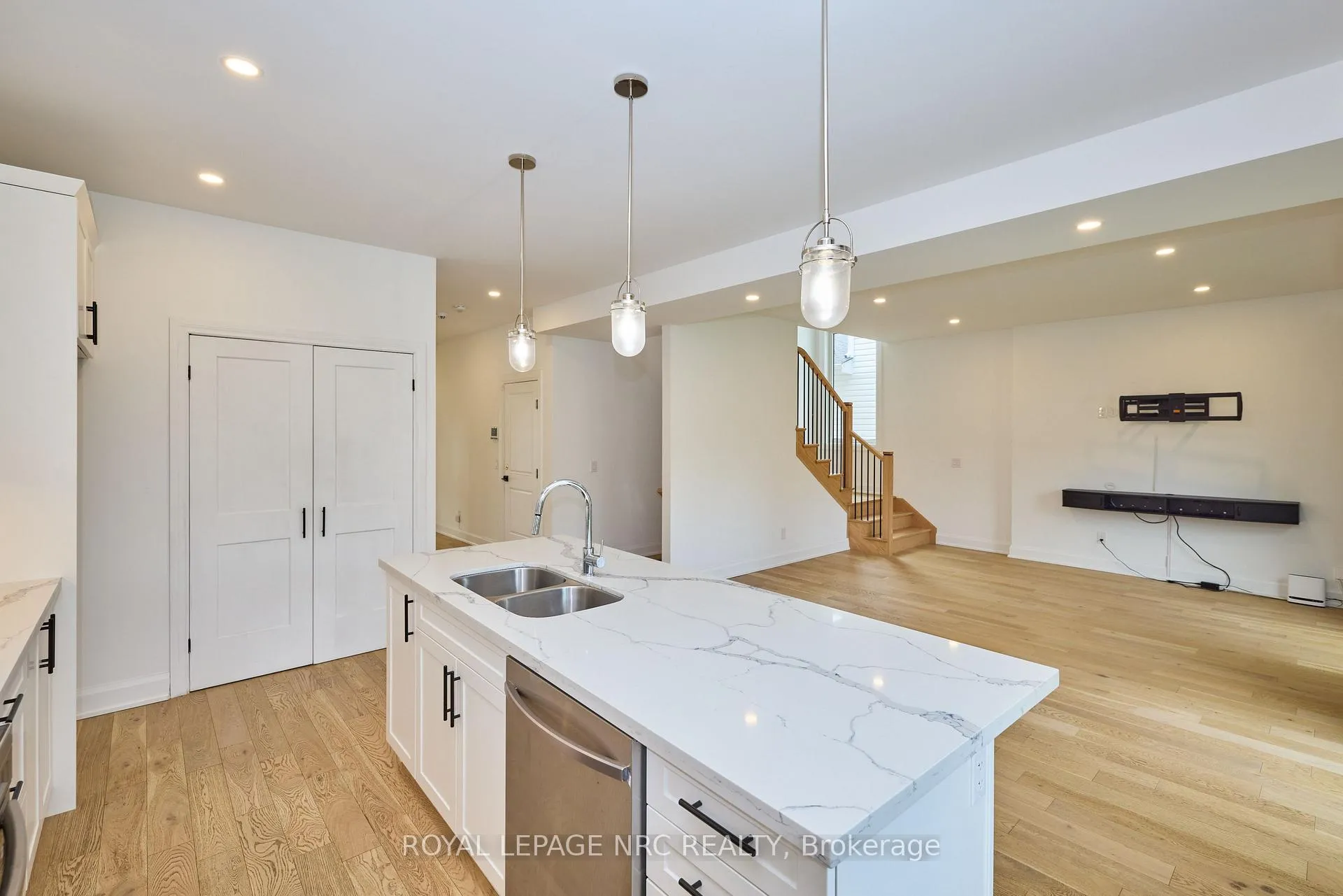 Photo 15 of 159 Hodgkins Avenue, Thorold, Allanburg/Thorold South — HOMEH