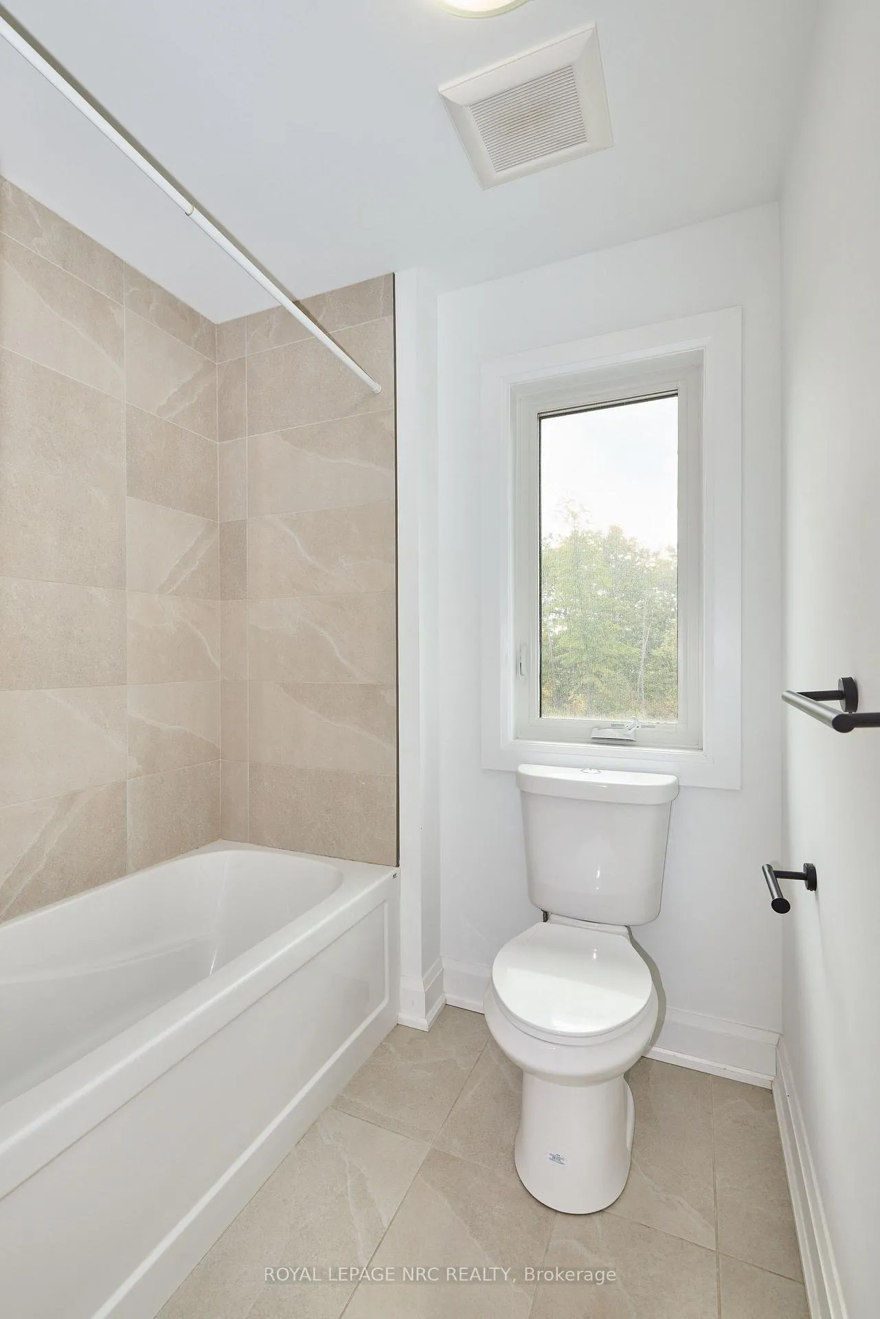 Photo 24 of 159 Hodgkins Avenue, Thorold, Allanburg/Thorold South — HOMEH