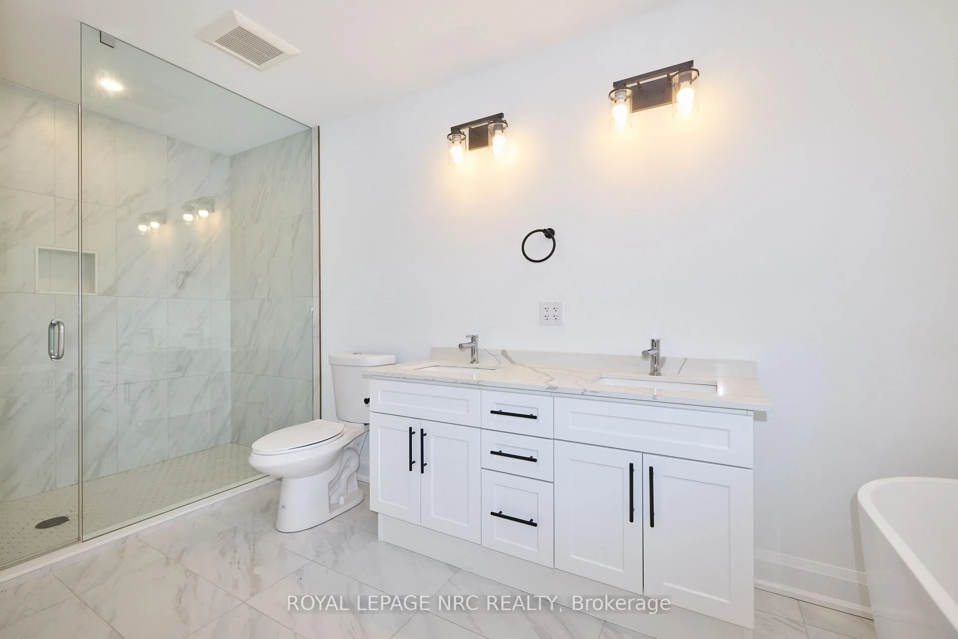 Photo 33 of 159 Hodgkins Avenue, Thorold, Allanburg/Thorold South — HOMEH