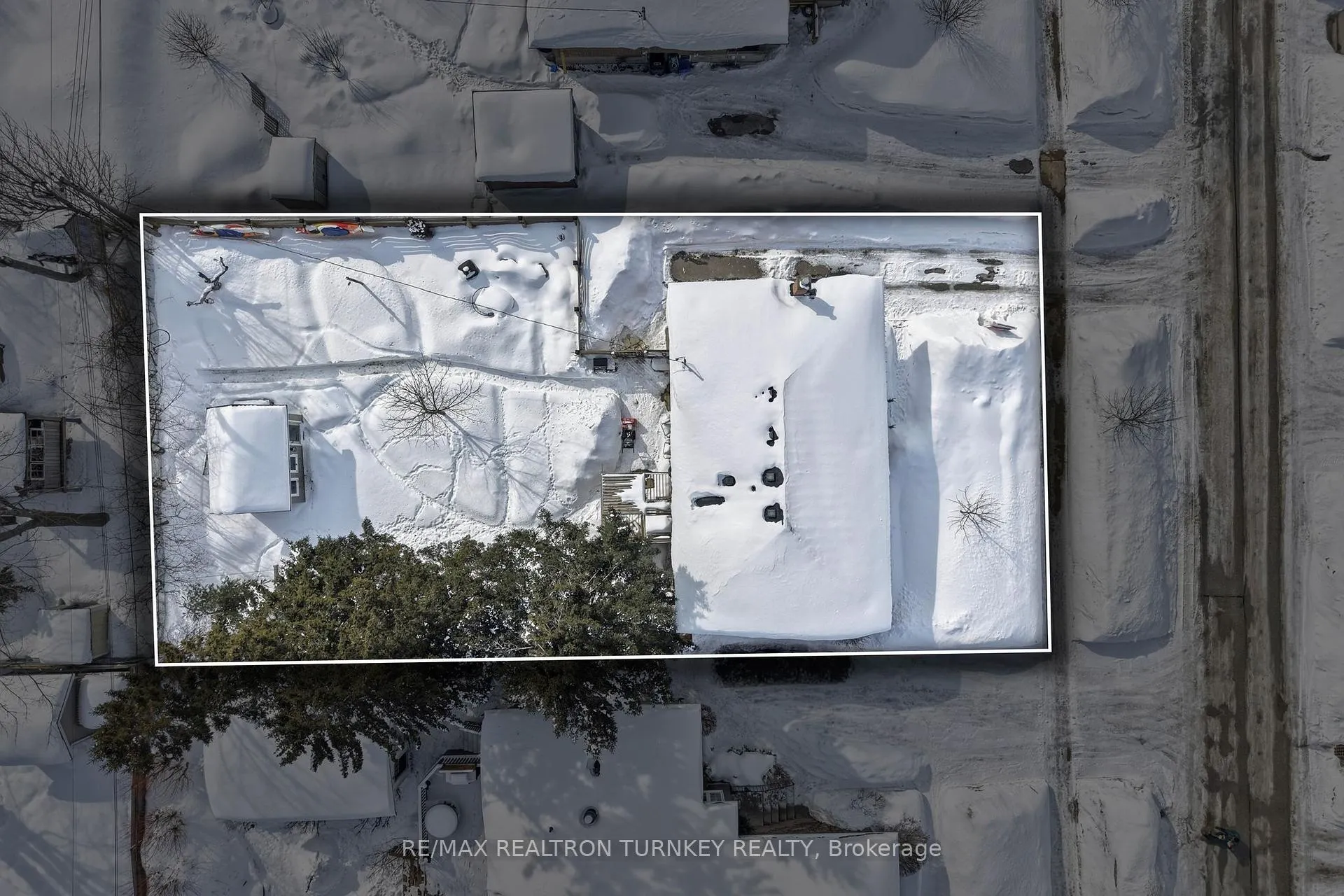Photo 3 of 27 Marion Crescent, Barrie, Wellington — HOMEH