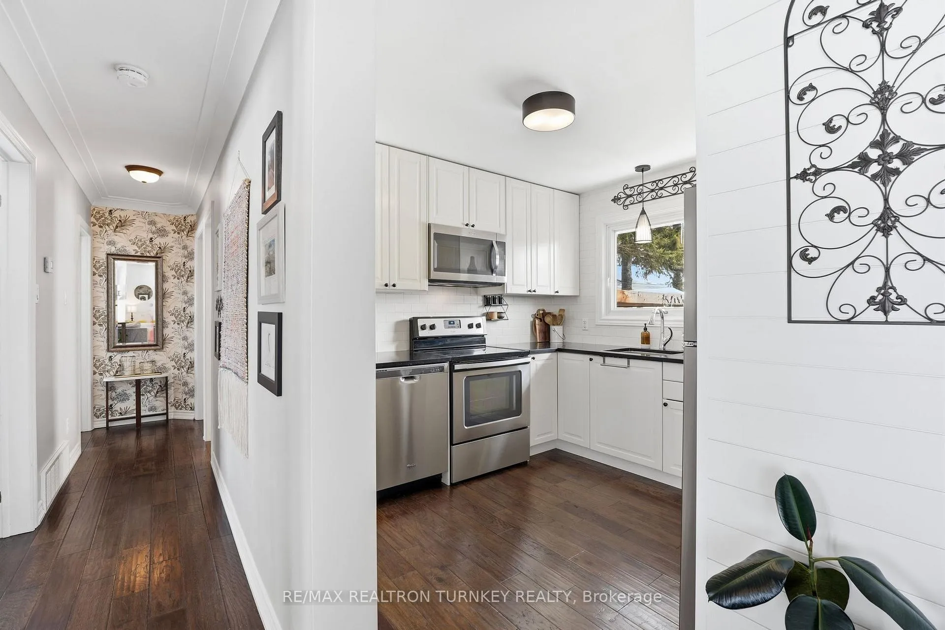 Photo 10 of 27 Marion Crescent, Barrie, Wellington — HOMEH