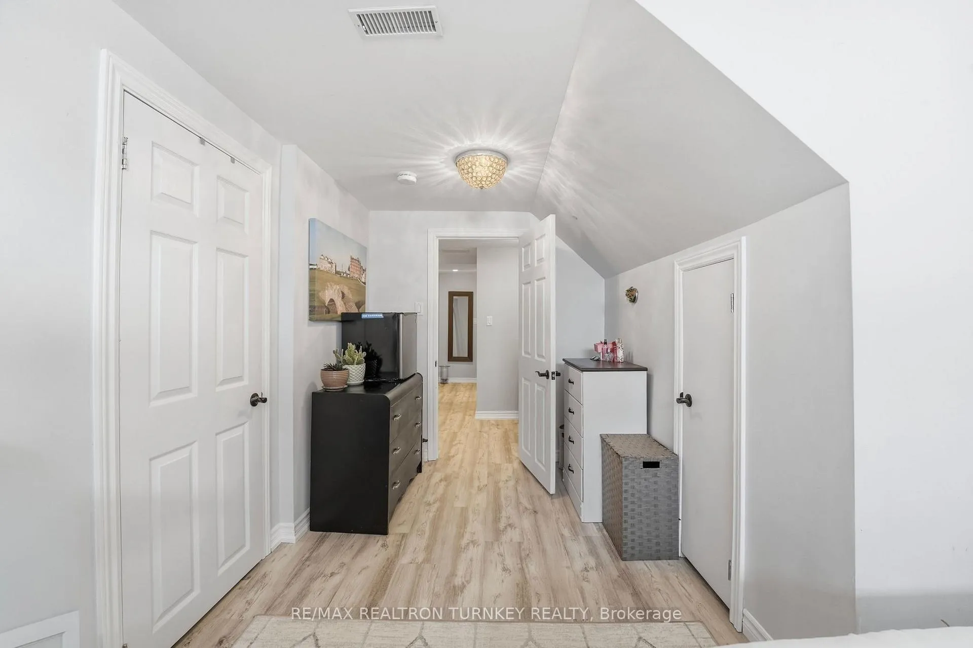 Photo 36 of 27 Marion Crescent, Barrie, Wellington — HOMEH