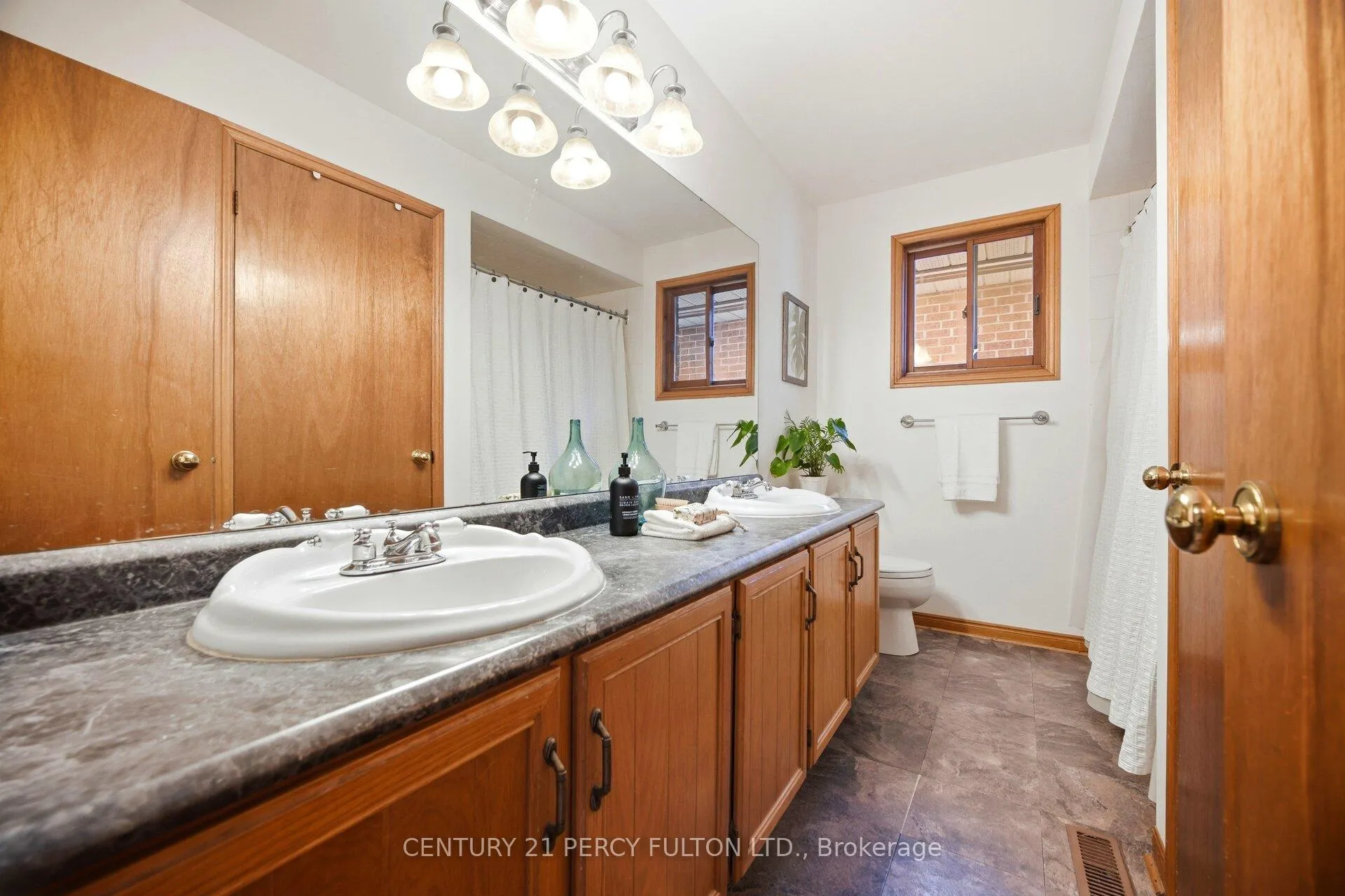 Photo 38 of 233 Gwendolyn Street, Pickering, Rougemount — HOMEH