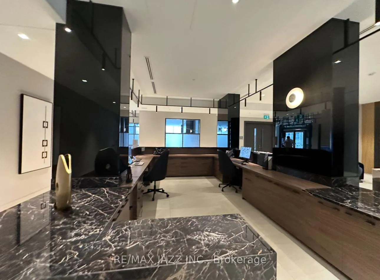 Front of Unit 1508, 2545 Simcoe Street N