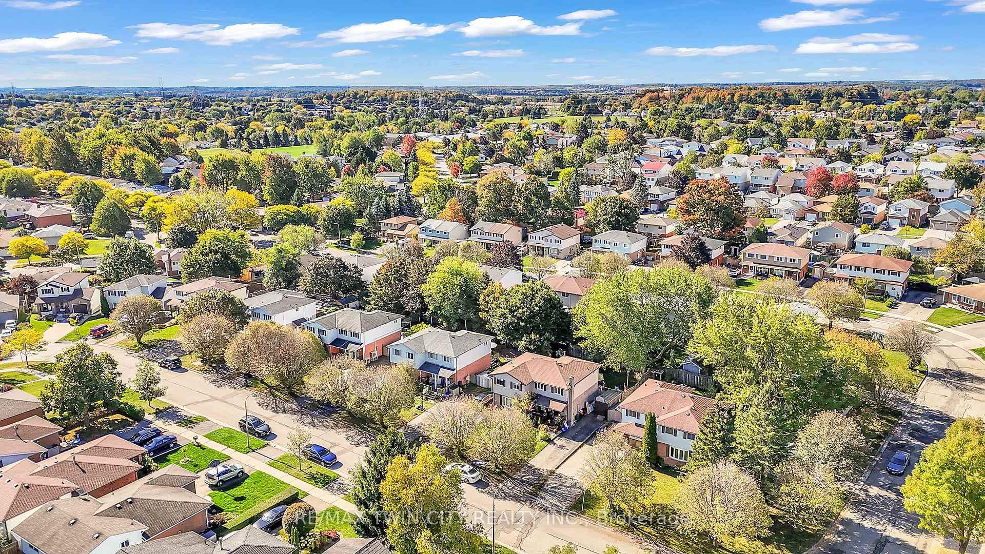 Photo 9 of 43 Connelly Drive, Kitchener — HOMEH