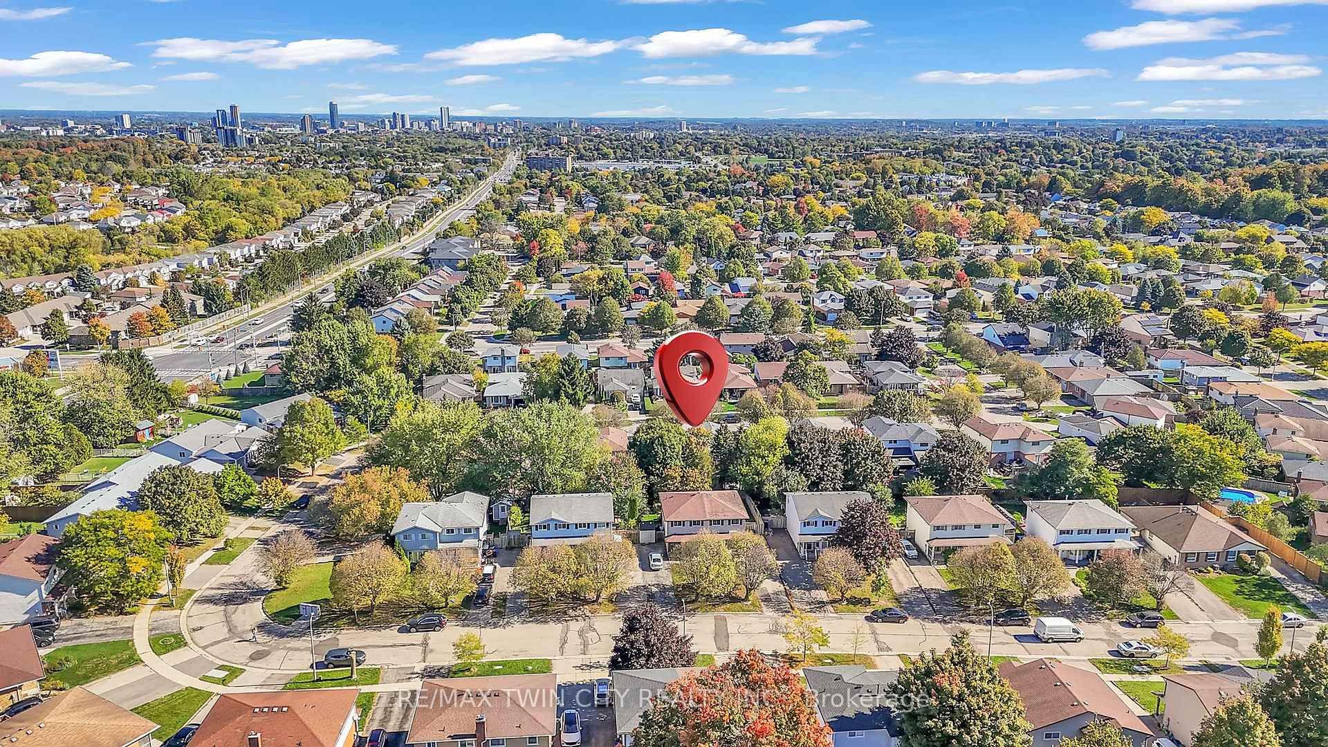 Photo 10 of 43 Connelly Drive, Kitchener — HOMEH