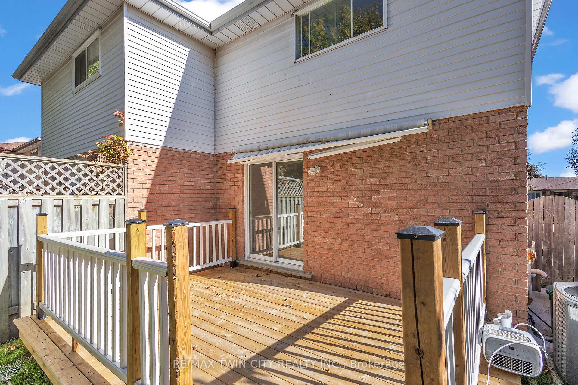 Photo 42 of 43 Connelly Drive, Kitchener — HOMEH