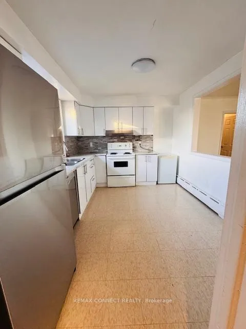 Photo 4 of Unit 3, 232 Atlas Avenue, Toronto, Oakwood Village — HOMEH