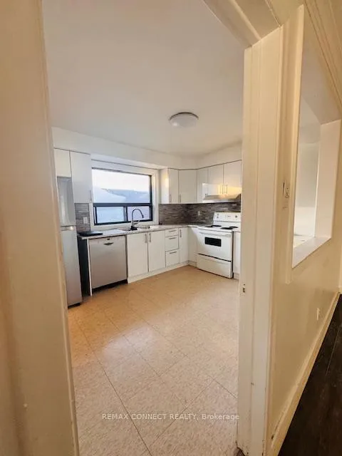 Photo 5 of Unit 3, 232 Atlas Avenue, Toronto, Oakwood Village — HOMEH