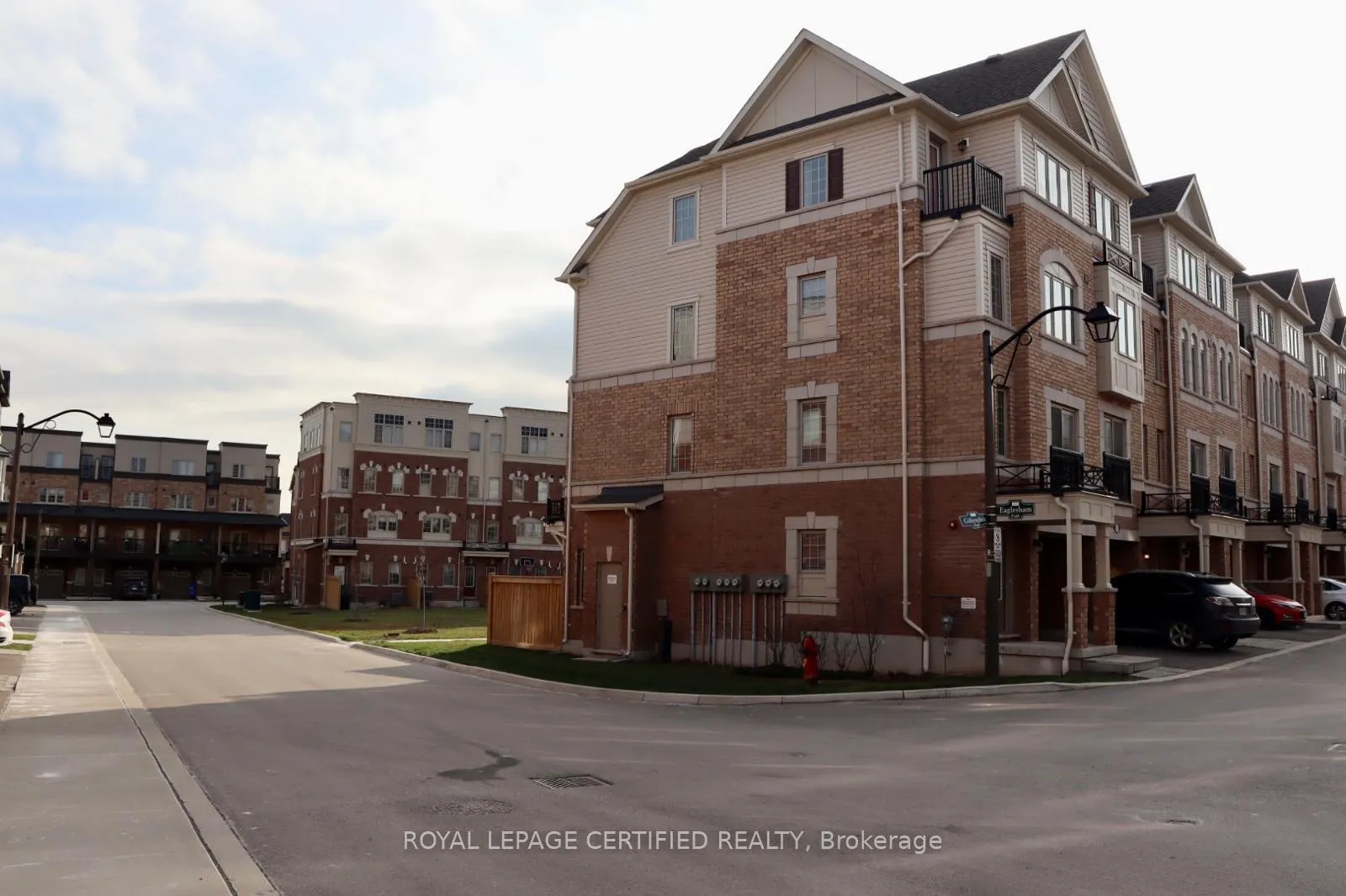 Photo 2 of 135 Giboulee Path, Oshawa, Windfields — HOMEH