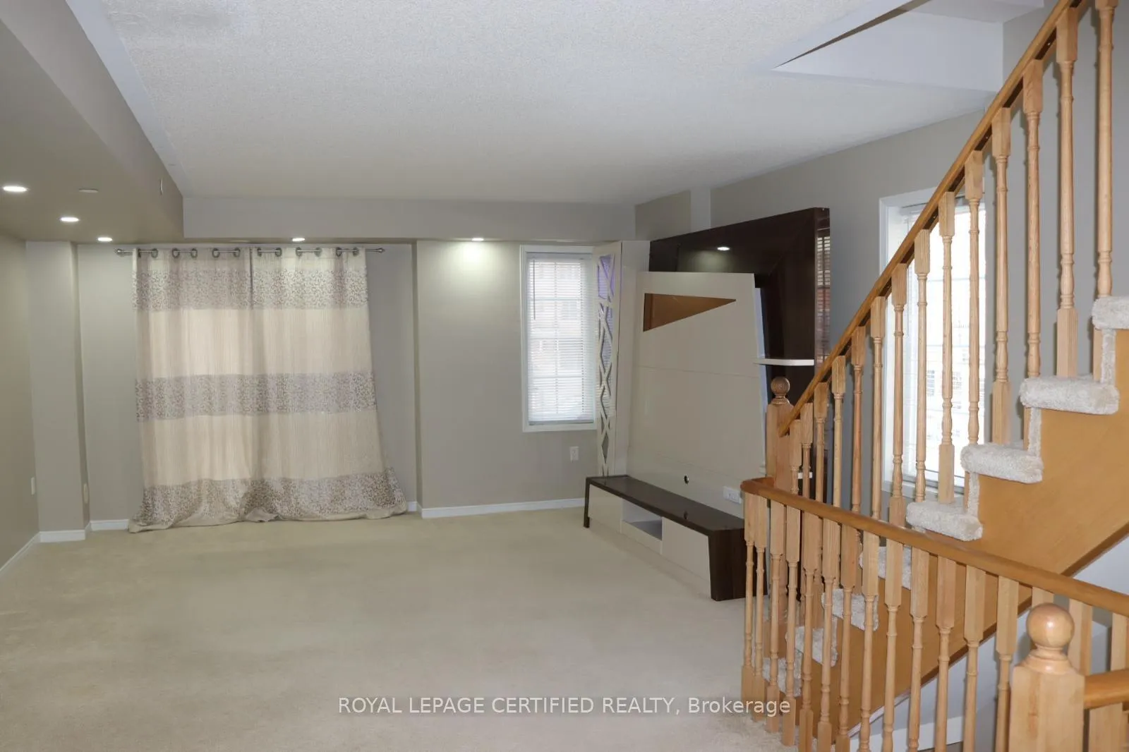 Photo 6 of 135 Giboulee Path, Oshawa, Windfields — HOMEH