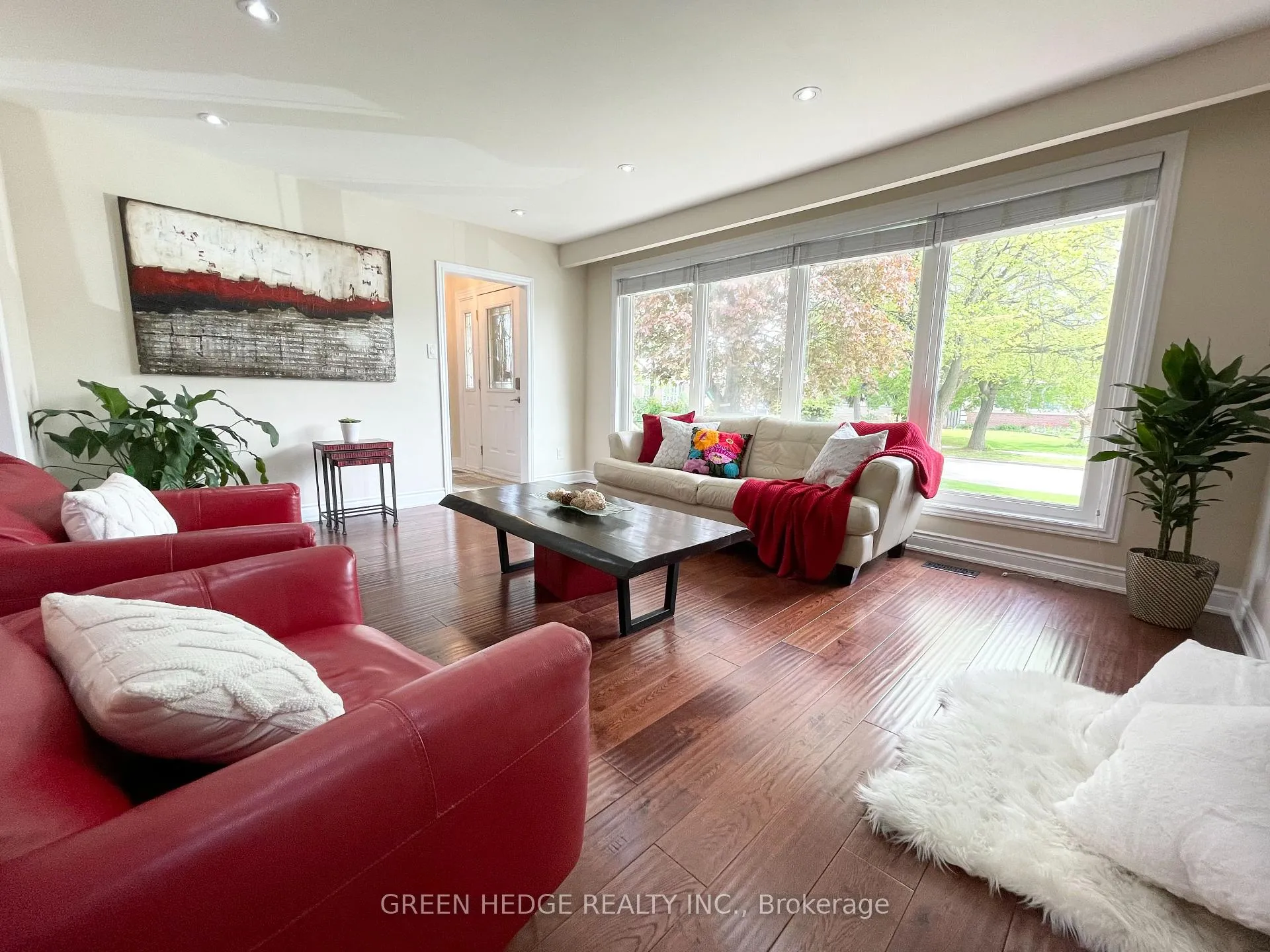 Photo 6 of 30 Tapley Drive, Etobicoke, Willowridge-Martingrove-Richview — HOMEH