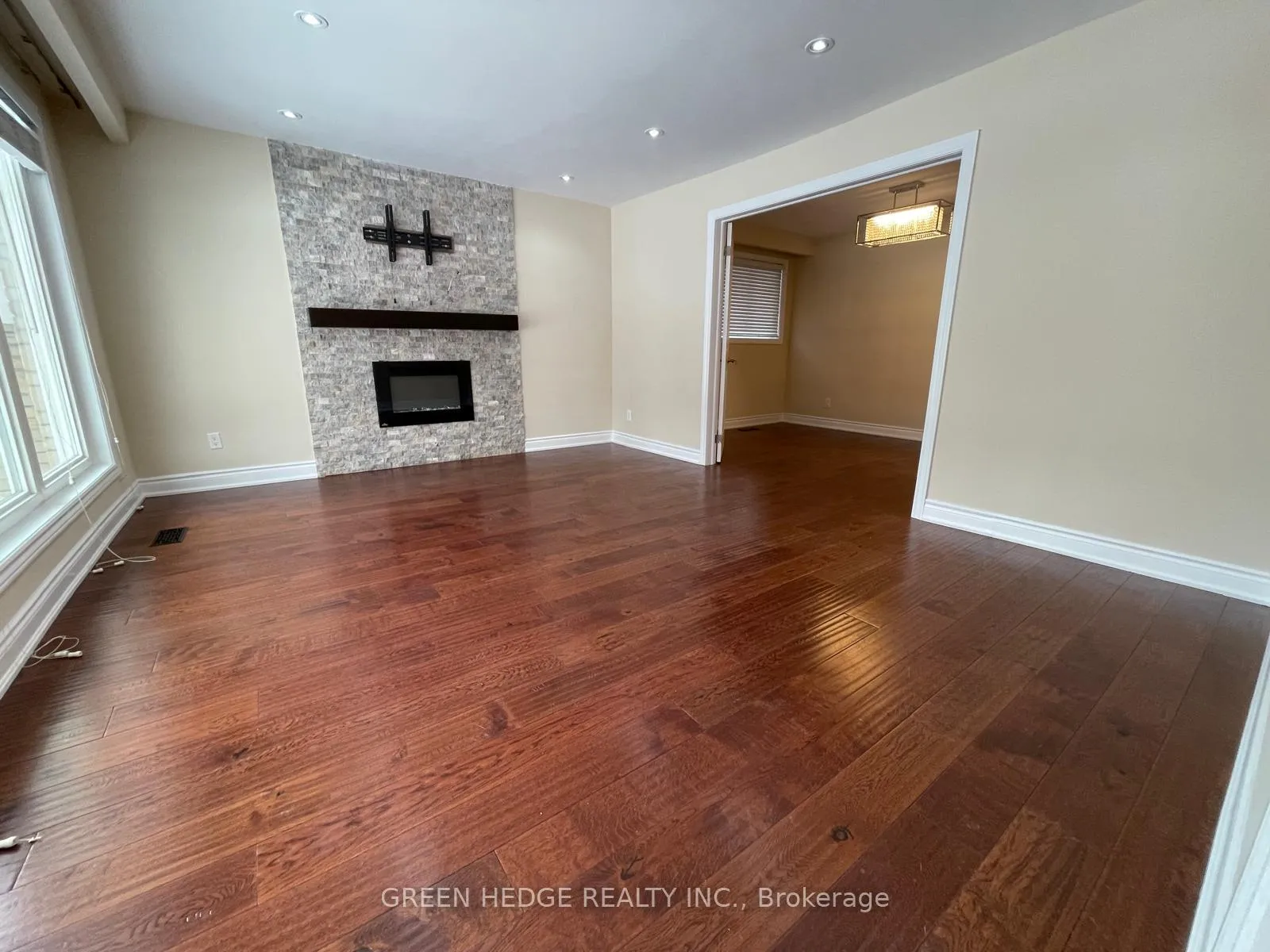 Photo 7 of 30 Tapley Drive, Etobicoke, Willowridge-Martingrove-Richview — HOMEH