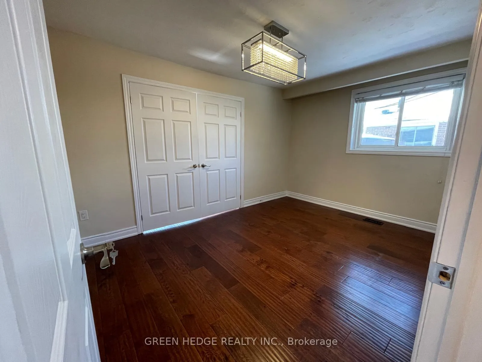 Photo 8 of 30 Tapley Drive, Etobicoke, Willowridge-Martingrove-Richview — HOMEH