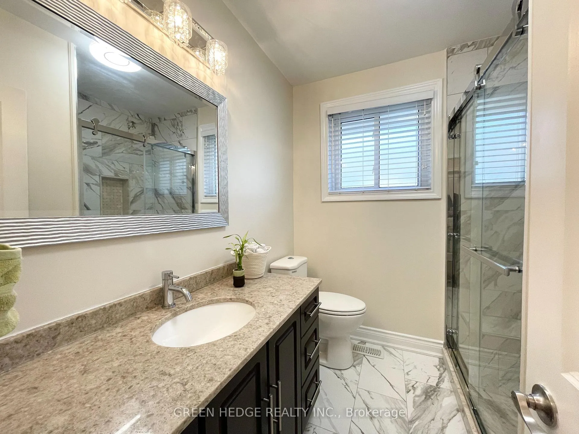 Photo 14 of 30 Tapley Drive, Etobicoke, Willowridge-Martingrove-Richview — HOMEH