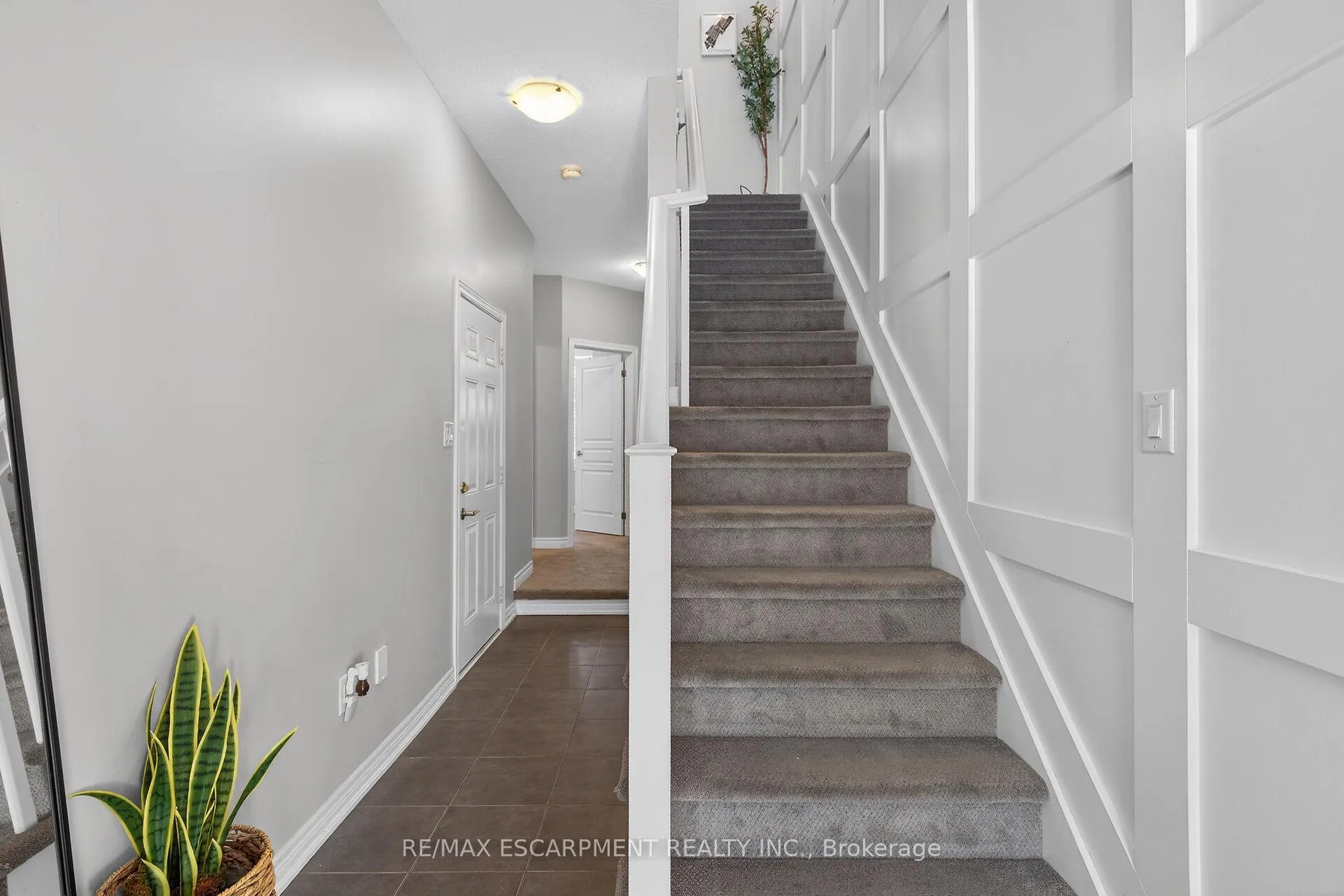 Photo 6 of Unit 17, 257 Parkside Drive, Hamilton, Waterdown — HOMEH