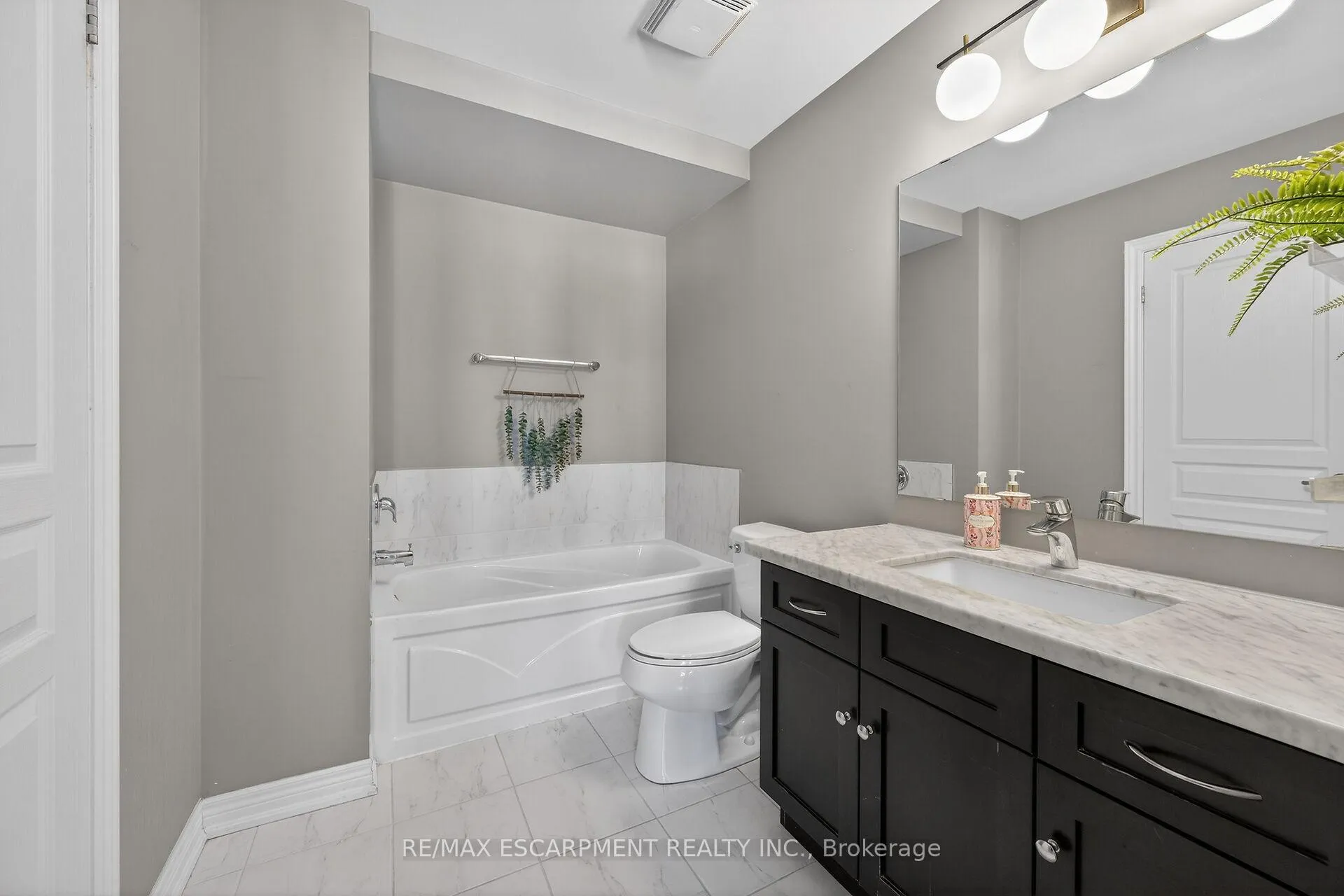 Photo 35 of Unit 17, 257 Parkside Drive, Hamilton, Waterdown — HOMEH