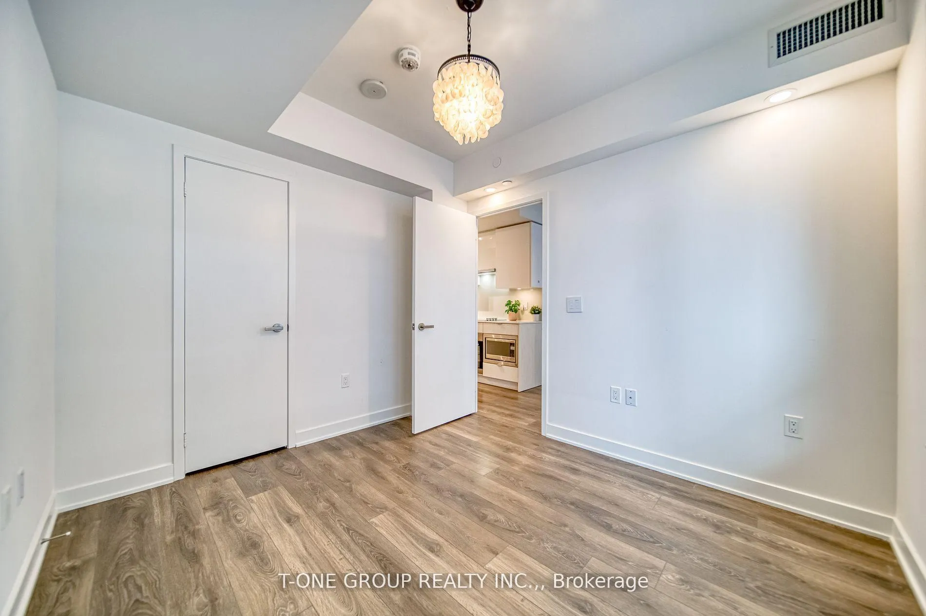 Photo 5 of Unit 2808, 99 Broadway Avenue, Toronto, Mount Pleasant West — HOMEH
