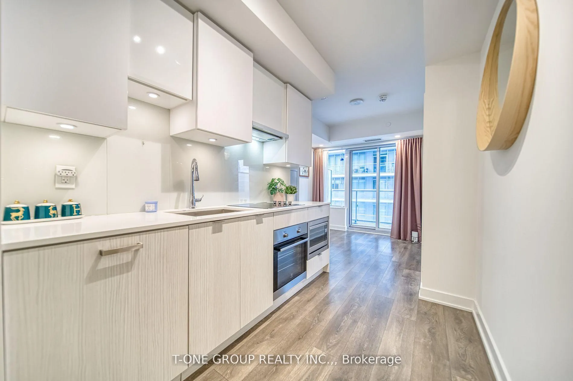 Photo 8 of Unit 2808, 99 Broadway Avenue, Toronto, Mount Pleasant West — HOMEH