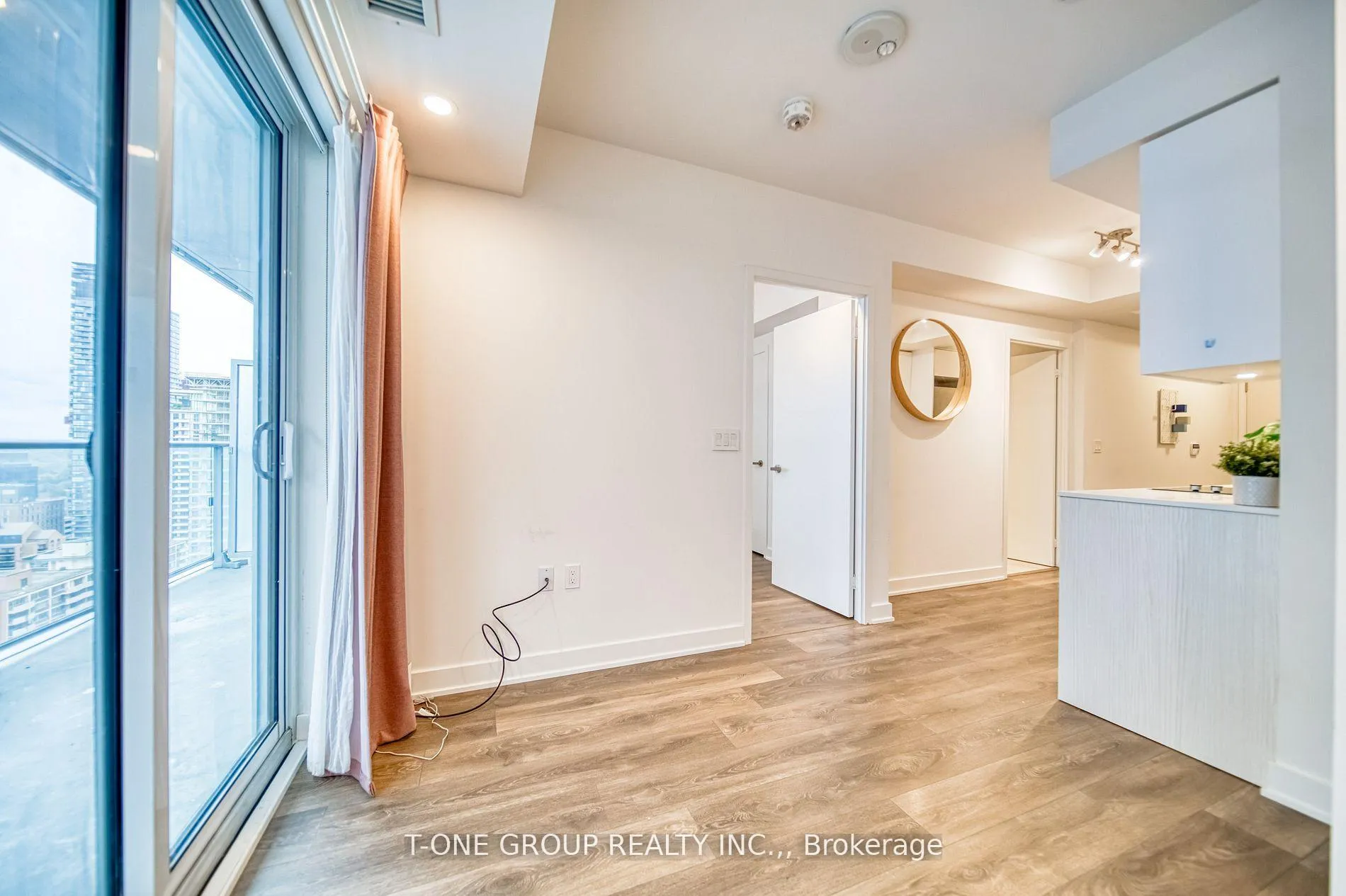 Photo 10 of Unit 2808, 99 Broadway Avenue, Toronto, Mount Pleasant West — HOMEH