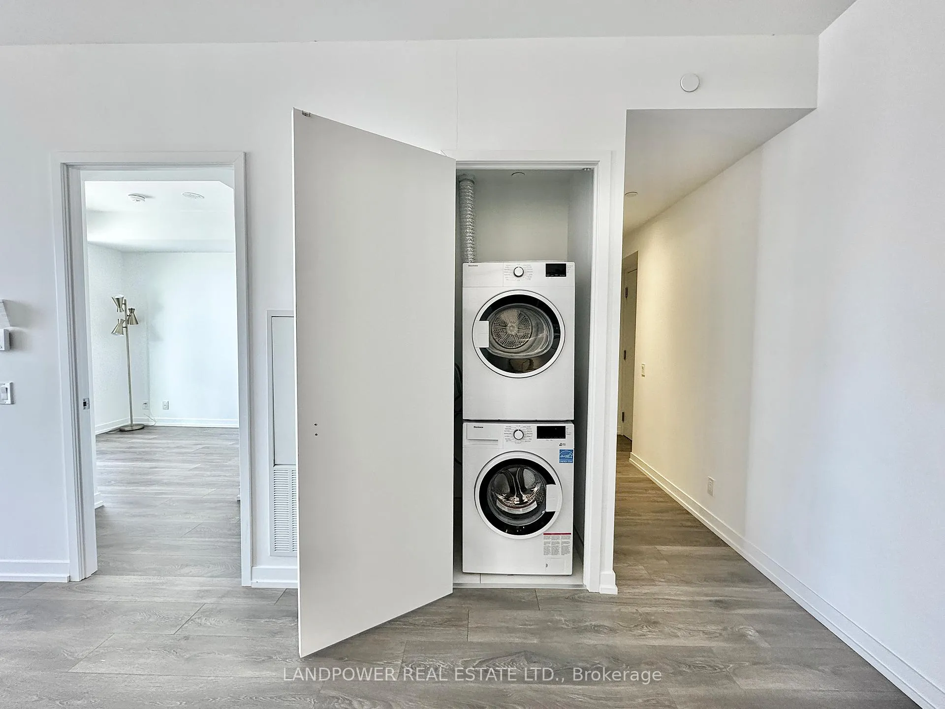 Photo 6 of Unit 1111, 950 Portage Parkway, Vaughan, Vaughan Corporate Centre — HOMEH