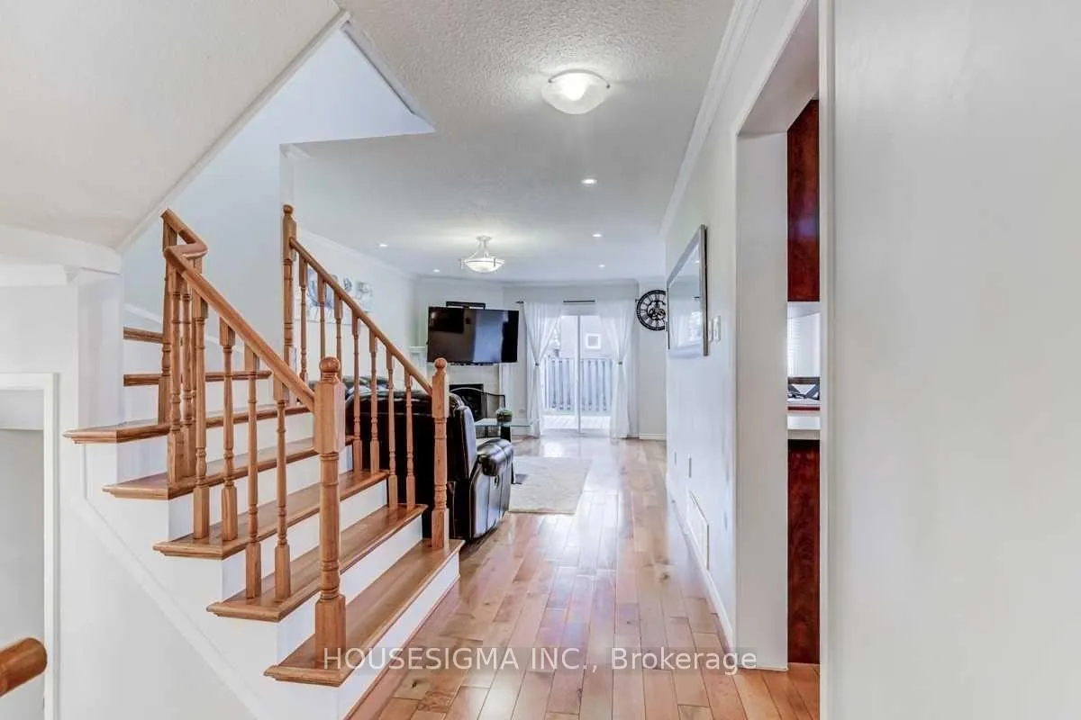 Photo 3 of 18 Fisher Crescent, Ajax, Central West — HOMEH