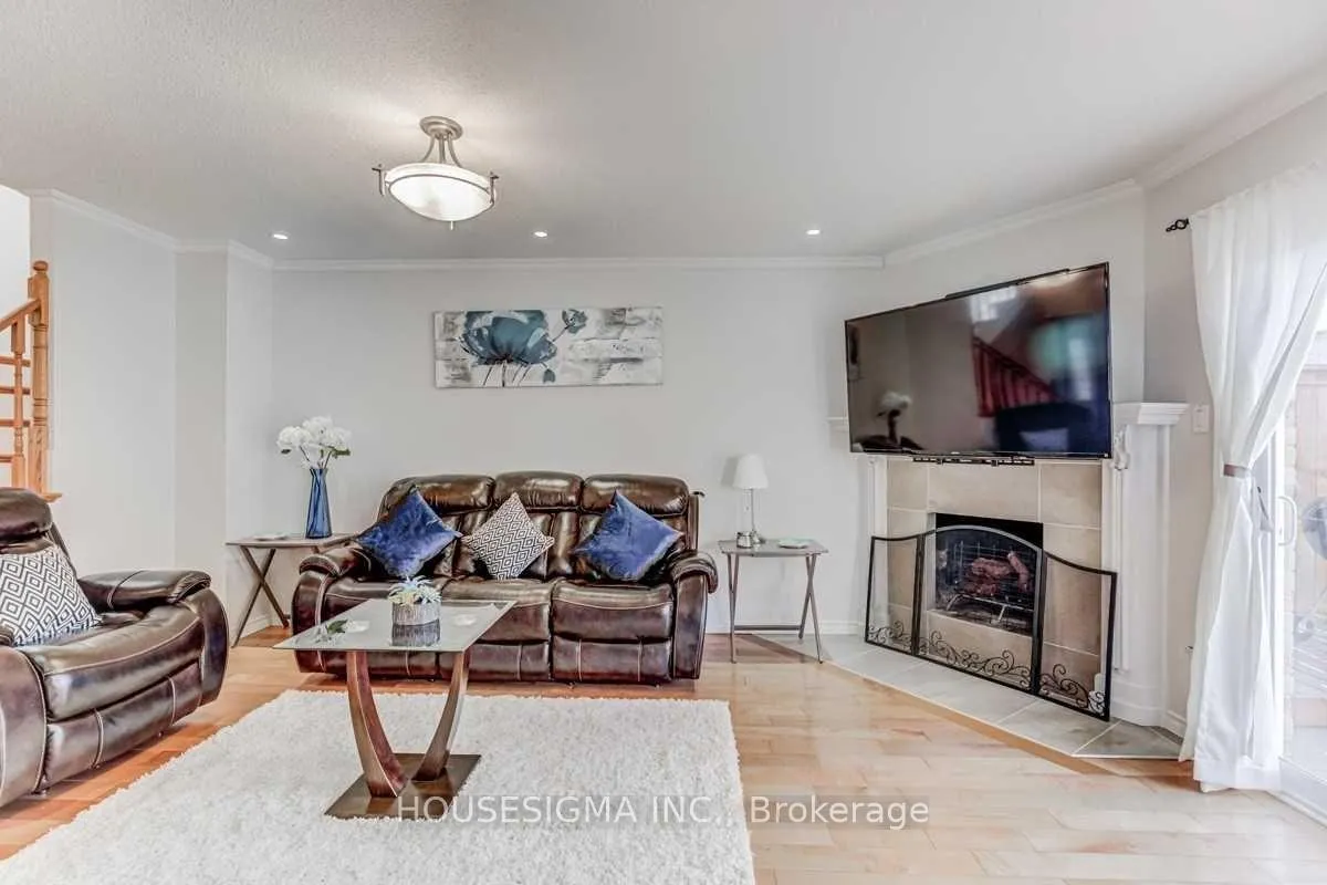 Photo 7 of 18 Fisher Crescent, Ajax, Central West — HOMEH