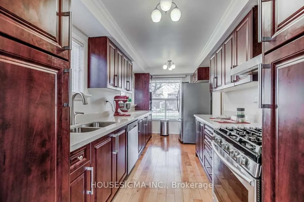 Photo 9 of 18 Fisher Crescent, Ajax, Central West — HOMEH