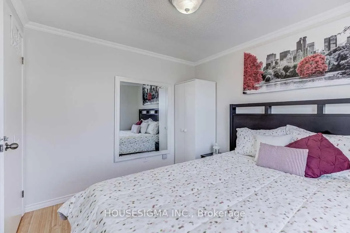 Photo 17 of 18 Fisher Crescent, Ajax, Central West — HOMEH