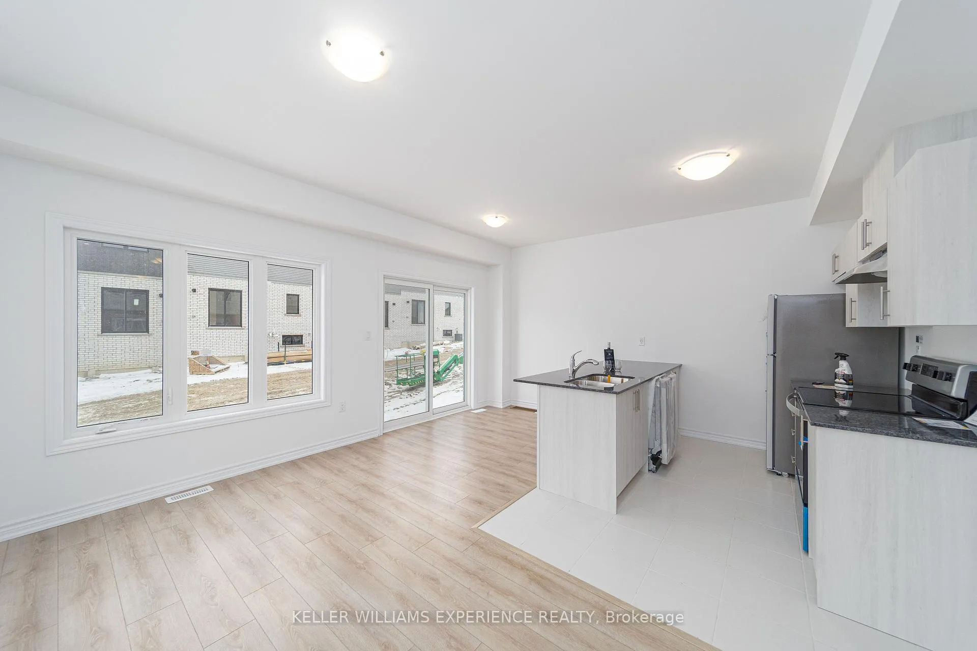 Photo 5 of 12 Wagon Lane, Barrie, Rural Barrie Southeast — HOMEH