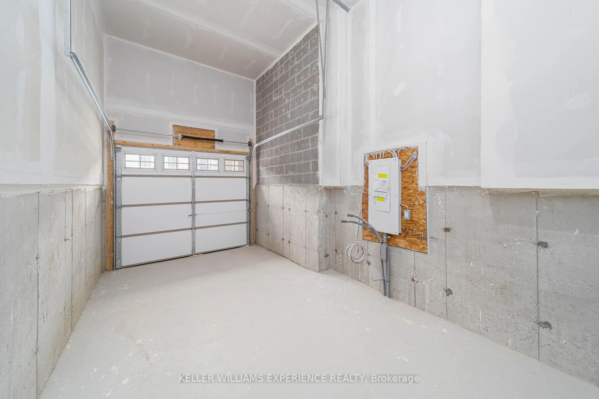Photo 19 of 12 Wagon Lane, Barrie, Rural Barrie Southeast — HOMEH