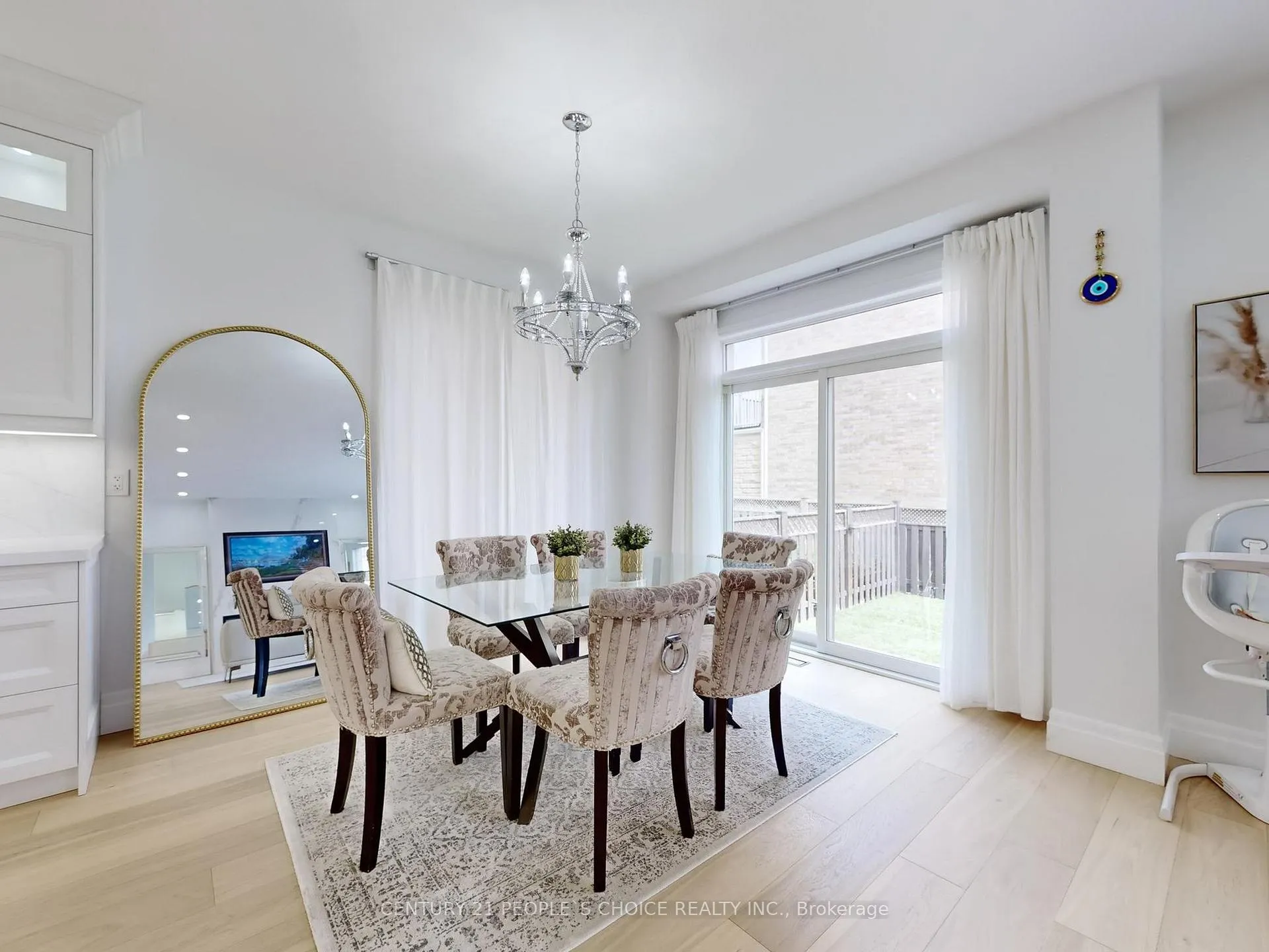 Photo 9 of 29 Young Drive, Brampton, Bram West — HOMEH
