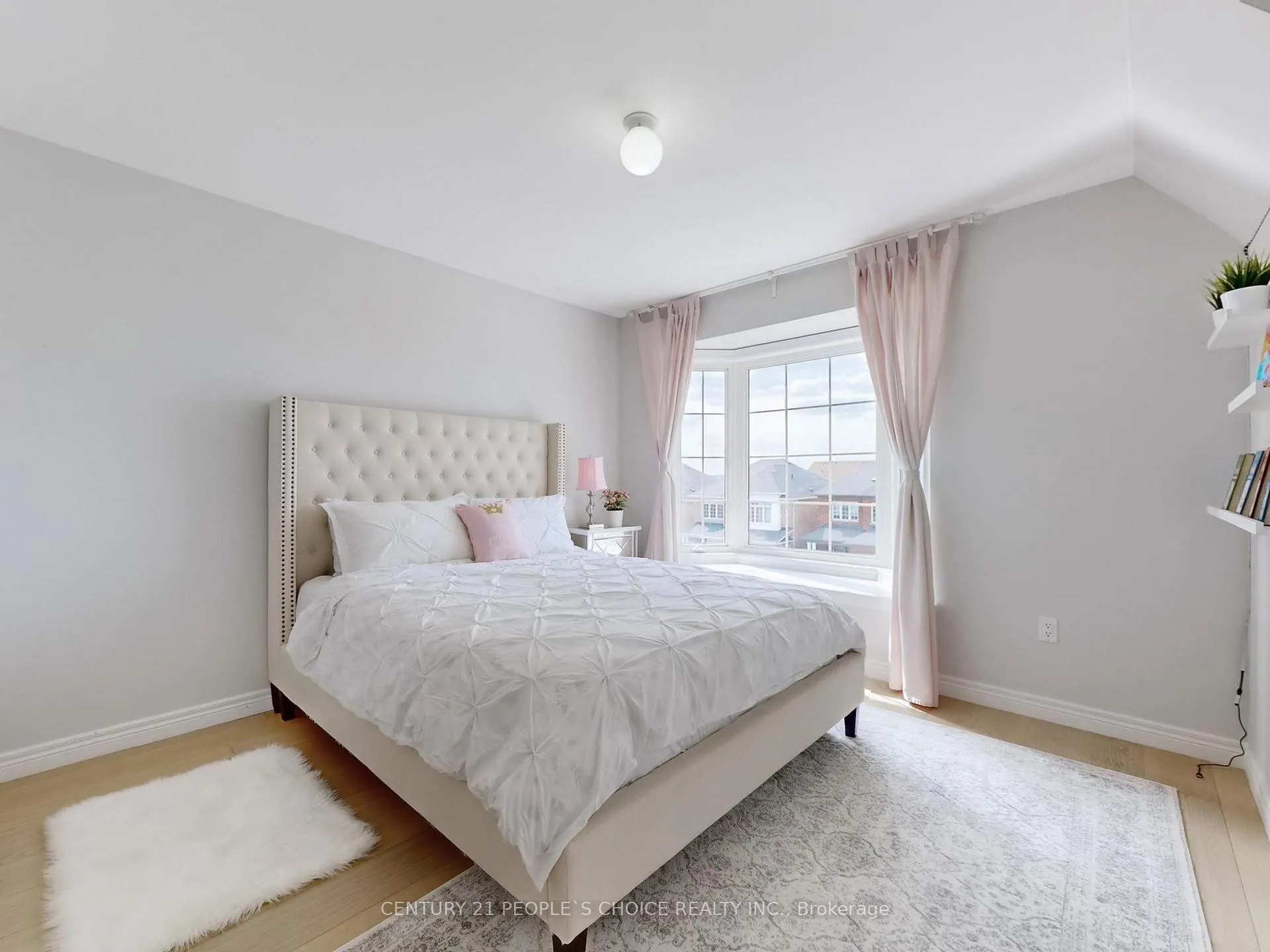 Photo 34 of 29 Young Drive, Brampton, Bram West — HOMEH