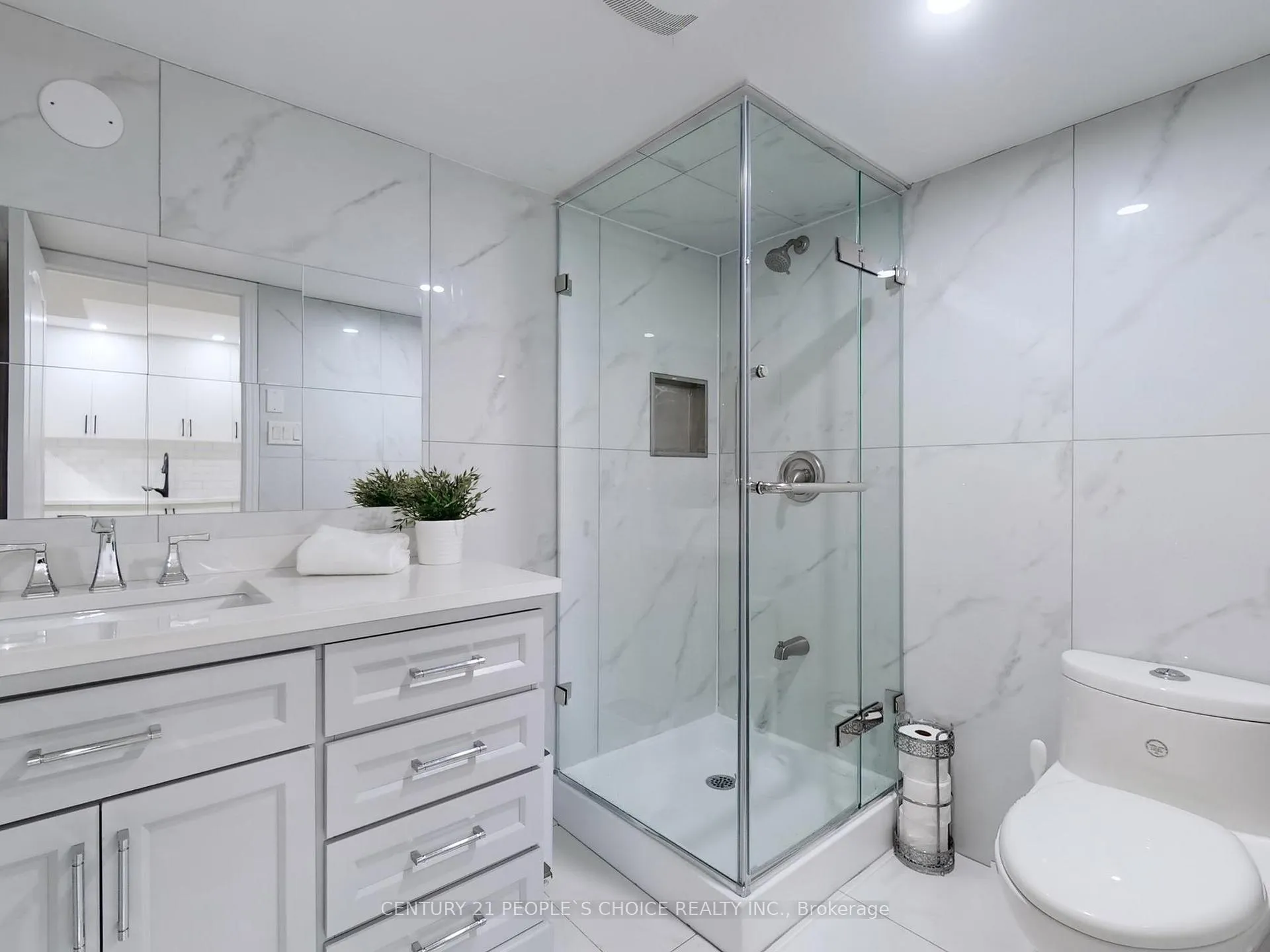 Photo 43 of 29 Young Drive, Brampton, Bram West — HOMEH