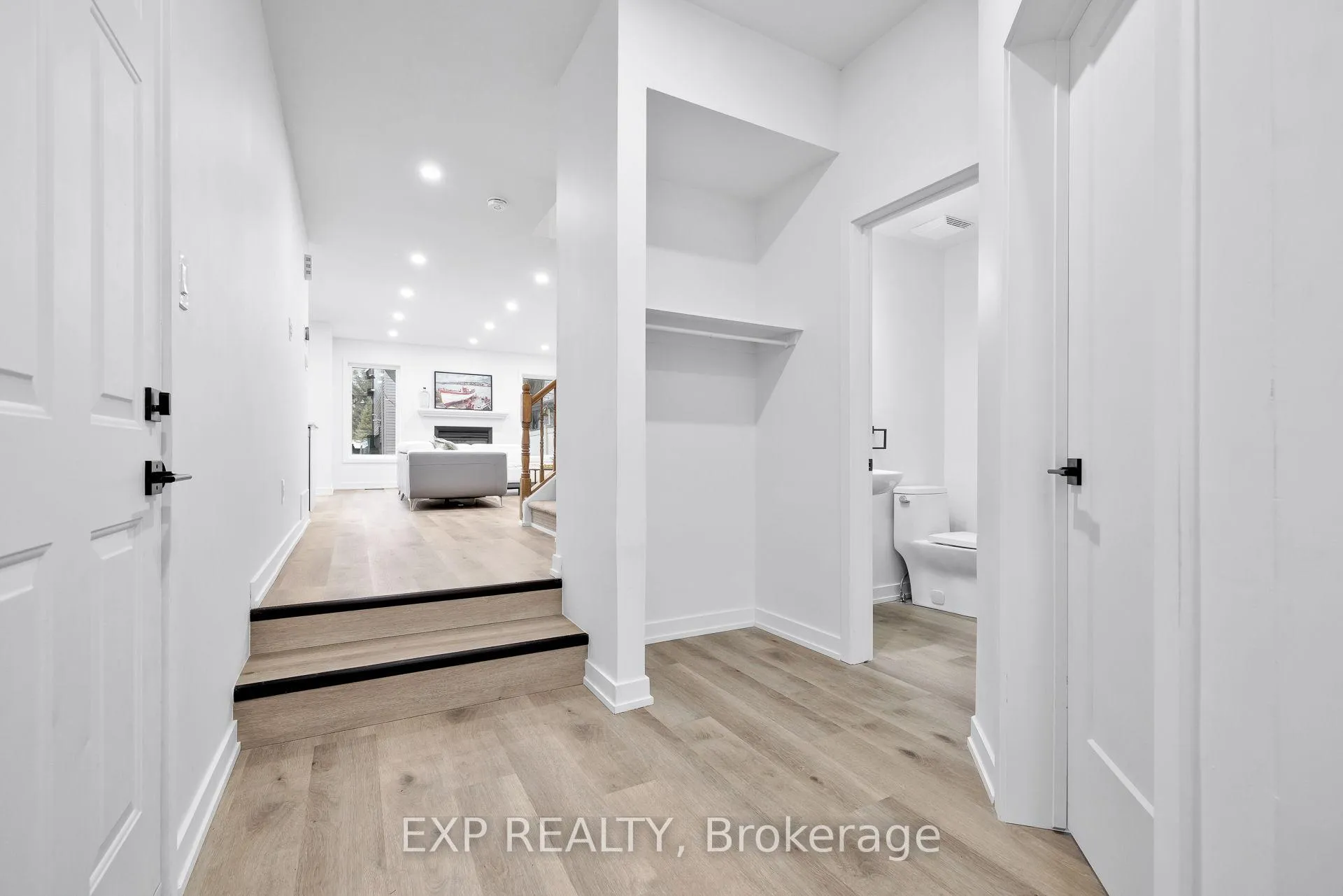 Photo 6 of 12 Marabrooke Street, Ottawa, Barrhaven - Strandherd — HOMEH