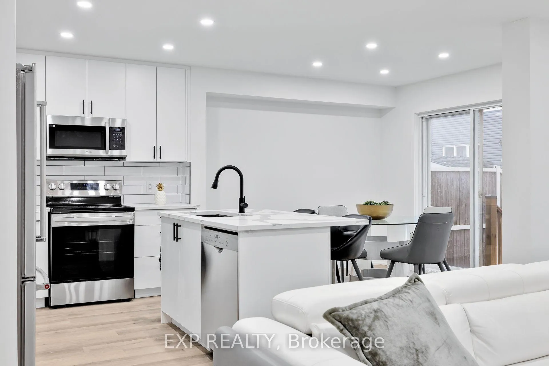 Photo 12 of 12 Marabrooke Street, Ottawa, Barrhaven - Strandherd — HOMEH