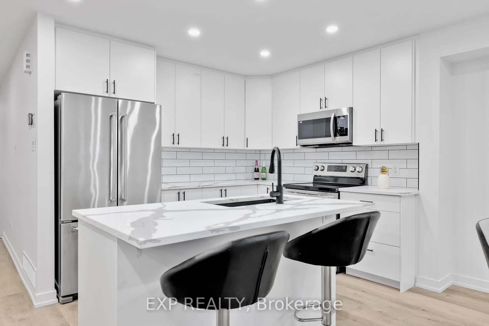 Photo 13 of 12 Marabrooke Street, Ottawa, Barrhaven - Strandherd — HOMEH