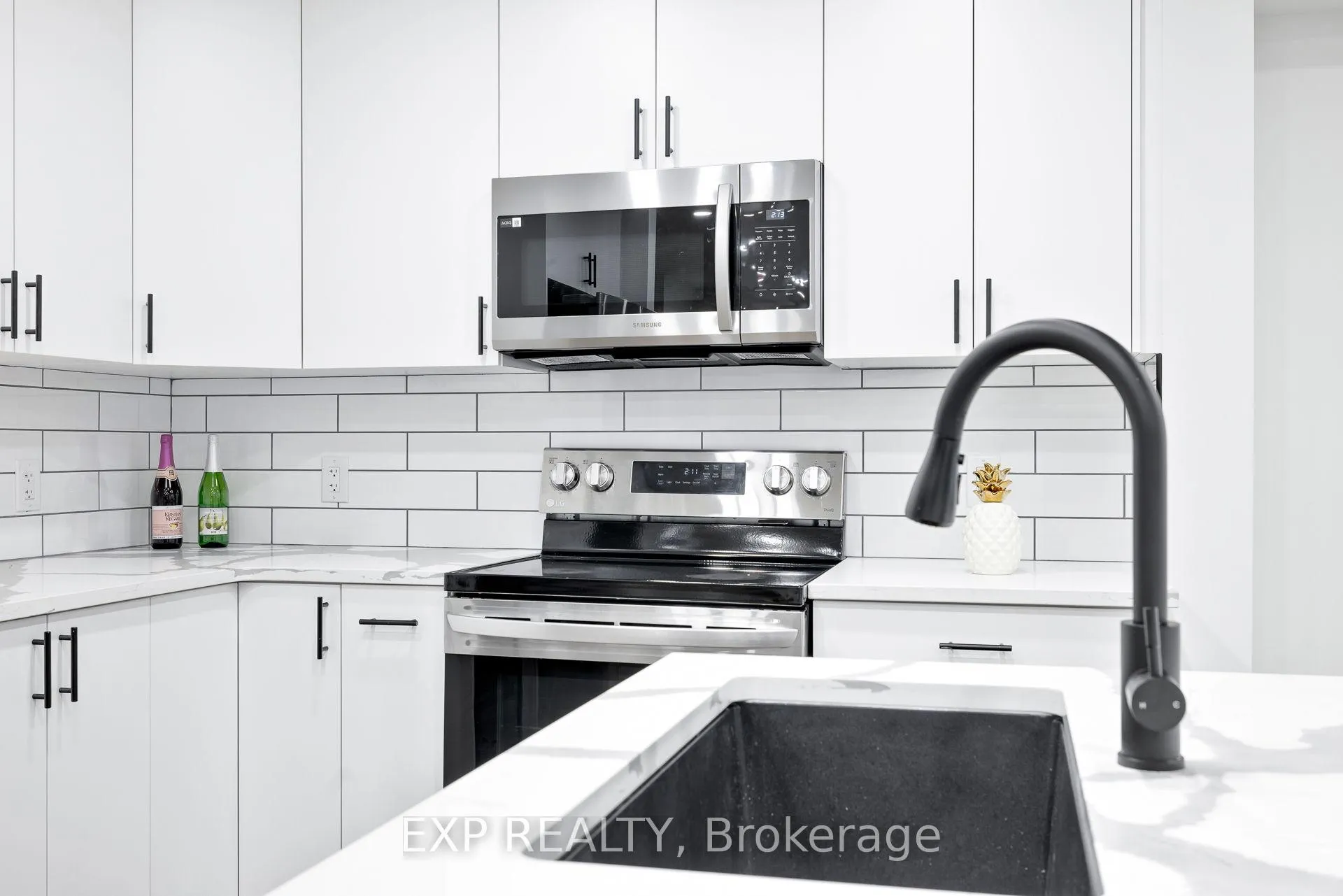 Photo 15 of 12 Marabrooke Street, Ottawa, Barrhaven - Strandherd — HOMEH