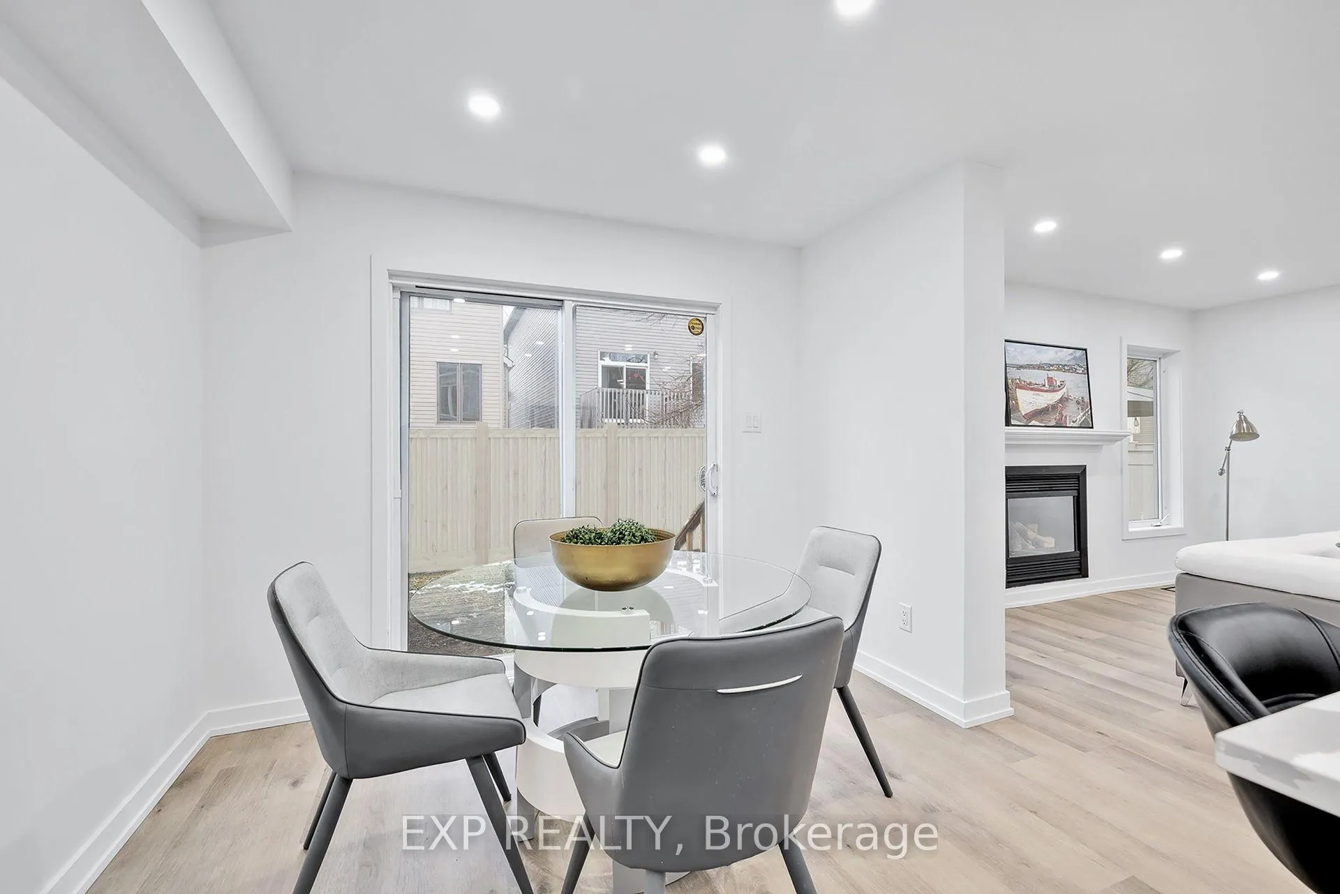 Photo 18 of 12 Marabrooke Street, Ottawa, Barrhaven - Strandherd — HOMEH