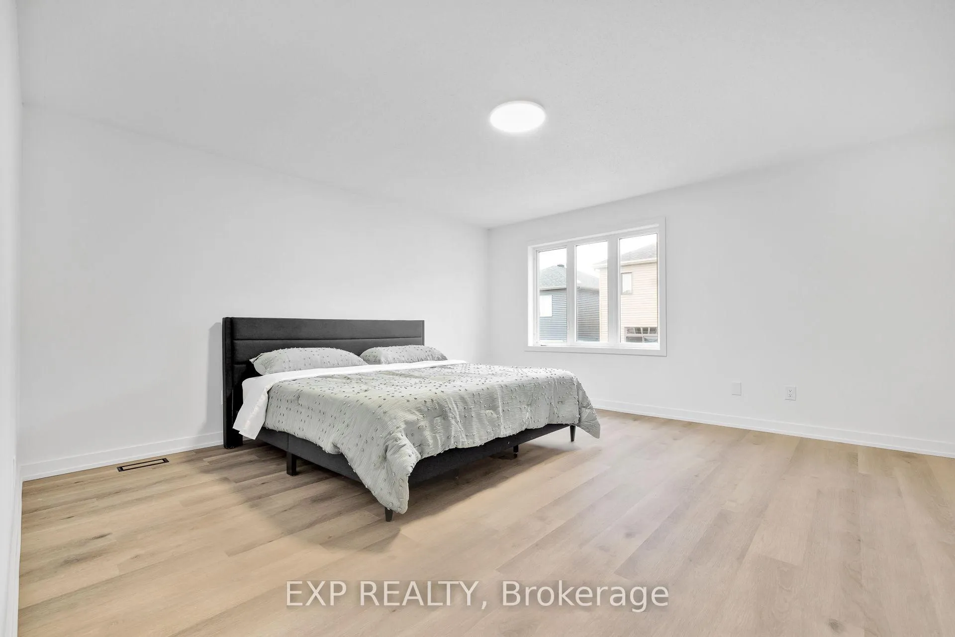 Photo 21 of 12 Marabrooke Street, Ottawa, Barrhaven - Strandherd — HOMEH