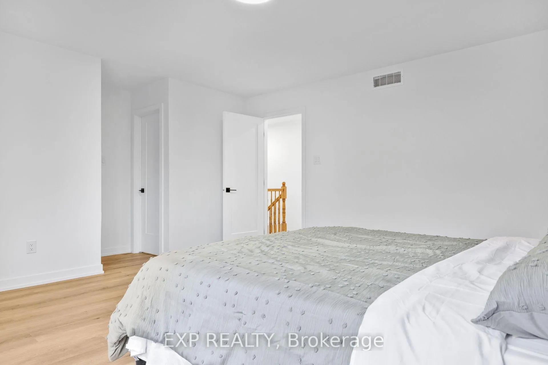 Photo 23 of 12 Marabrooke Street, Ottawa, Barrhaven - Strandherd — HOMEH