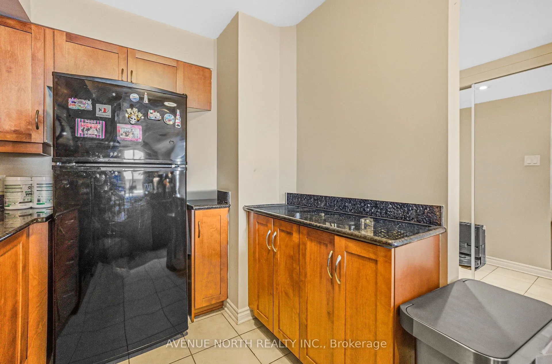 Photo 7 of Unit 812, 314 Central Park Drive, Ottawa, Central Park — HOMEH