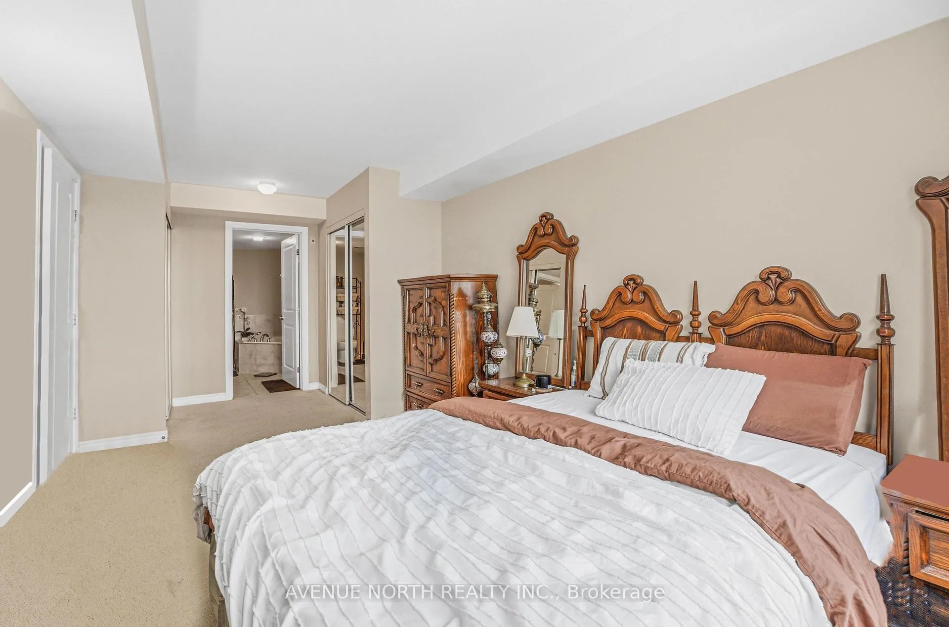 Photo 9 of Unit 812, 314 Central Park Drive, Ottawa, Central Park — HOMEH