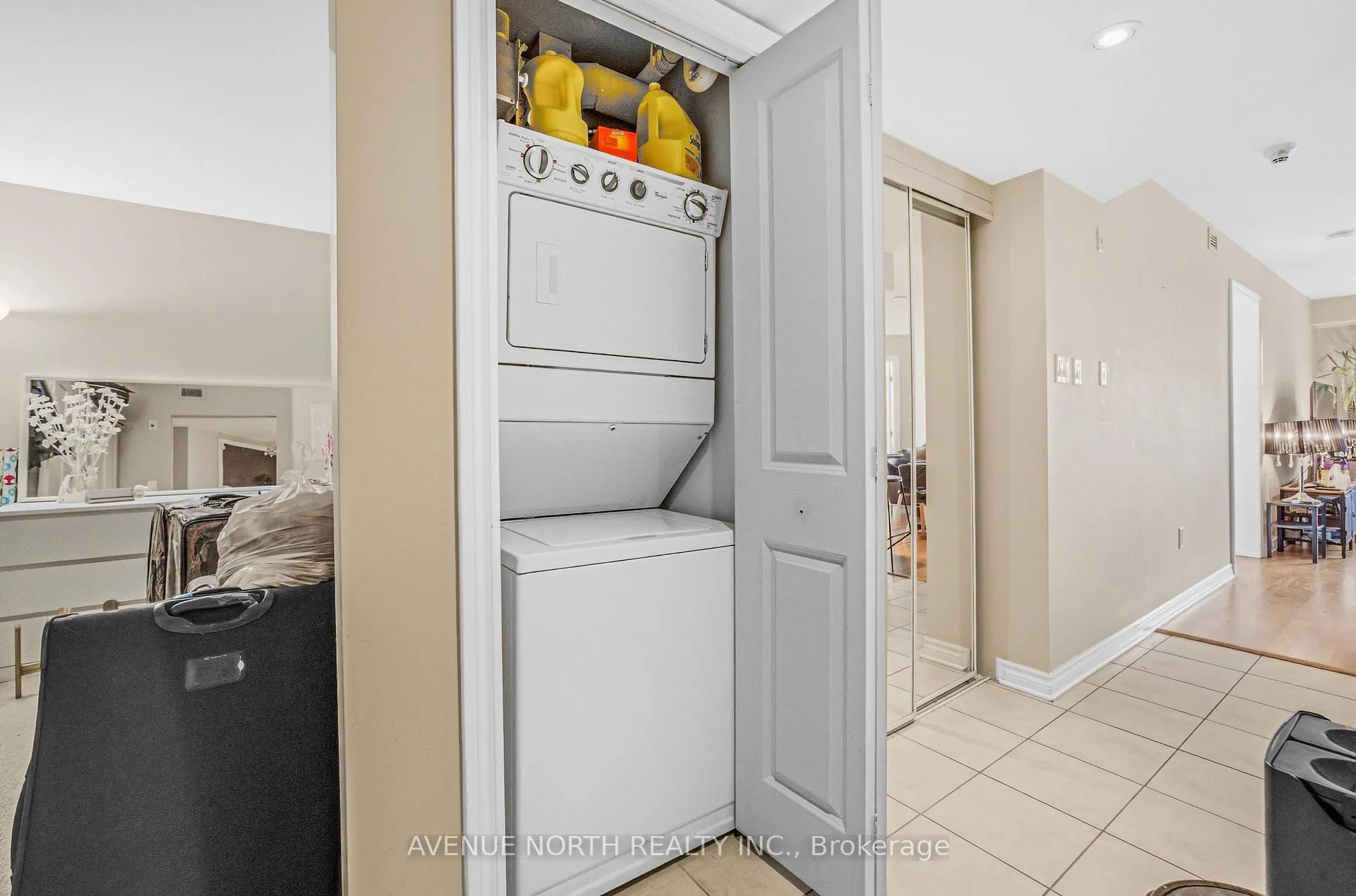 Photo 18 of Unit 812, 314 Central Park Drive, Ottawa, Central Park — HOMEH