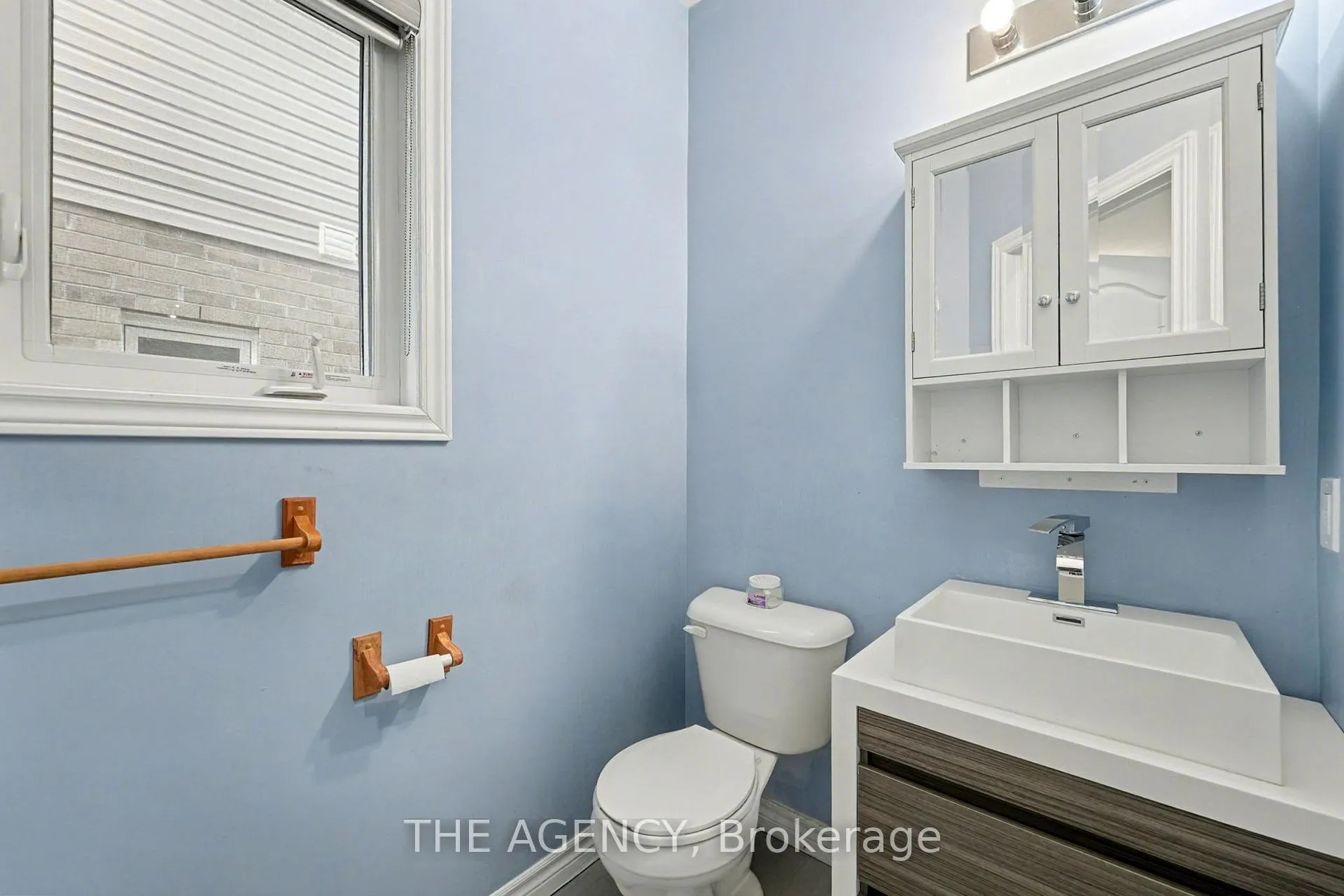 Photo 9 of 2356 Constance Avenue, London, South U — HOMEH